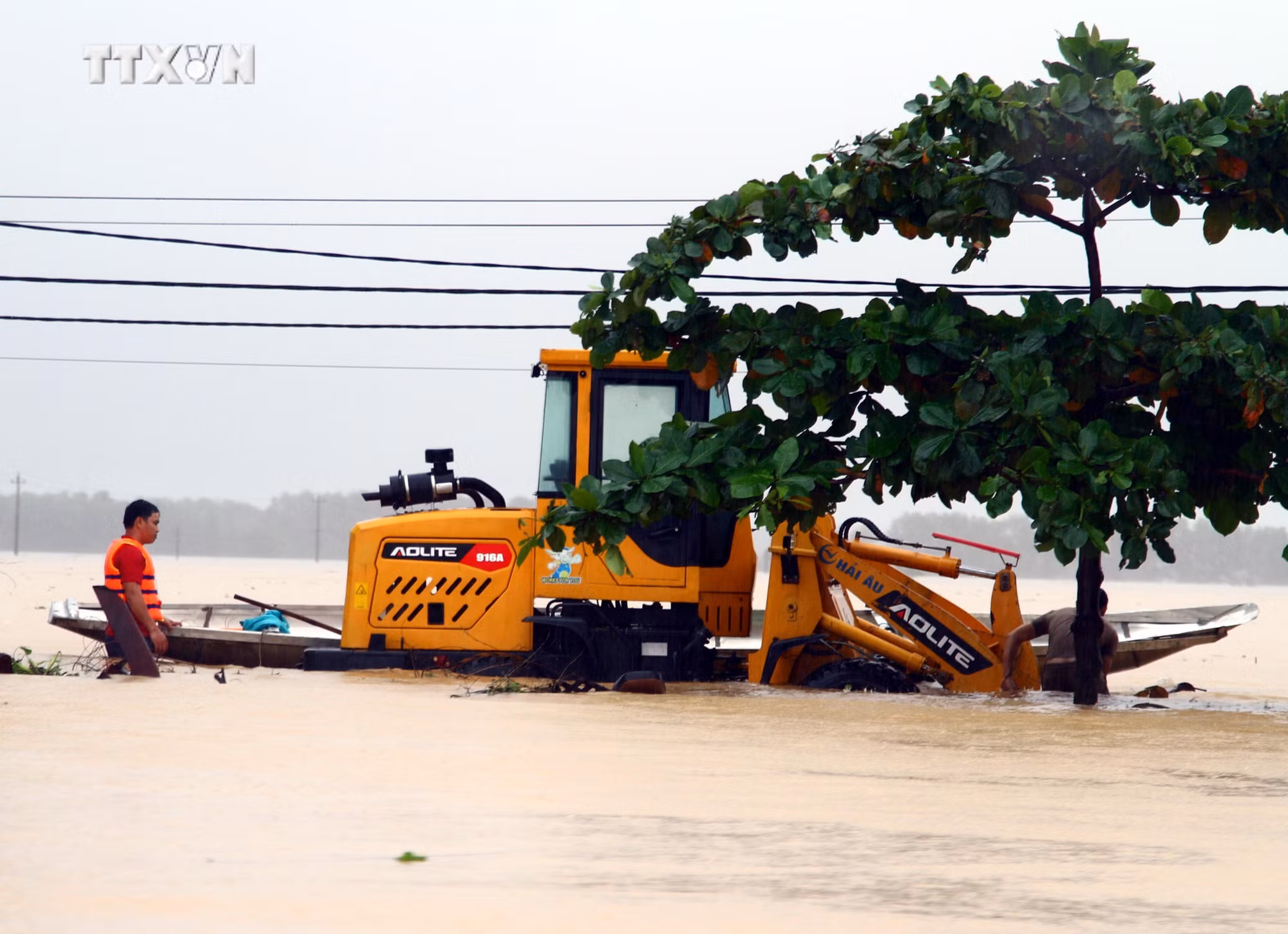 vna_potal_hon_32700_nha_dan_o_quang_binh_bi_ngap_7675936.jpg
