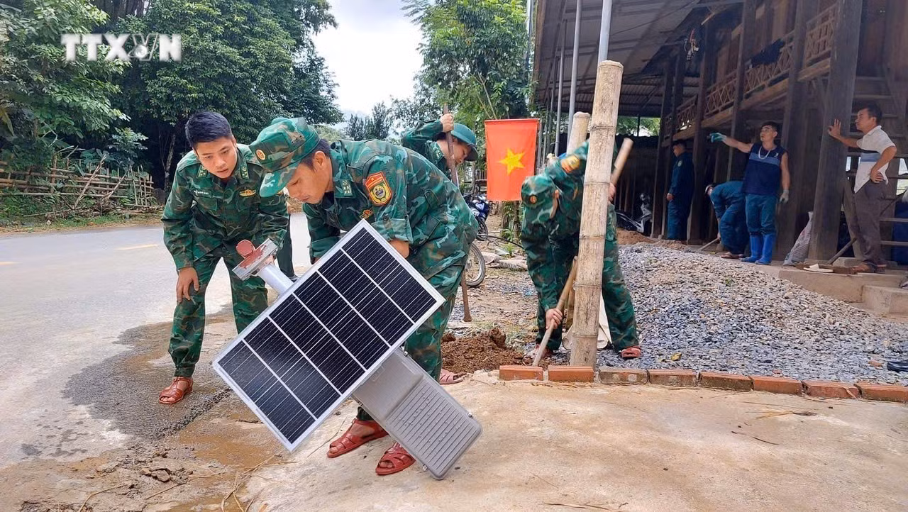 vna_potal_nhung_“ban_sang_vung_bien”_o_xu_thanh__7690509.jpg