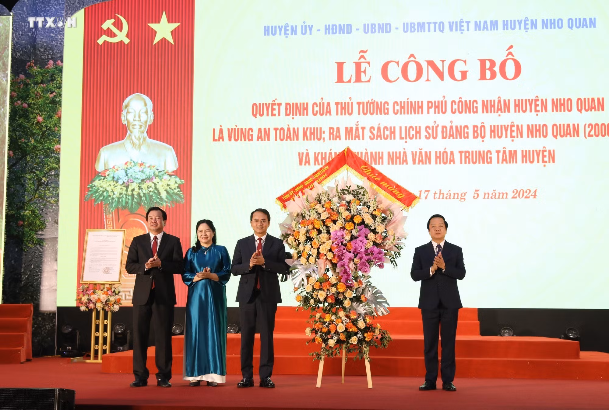 vna_potal_cong_nhan_huyen_nho_quan_tinh_ninh_binh_la_vung_an_toan_khu_7381172.jpg