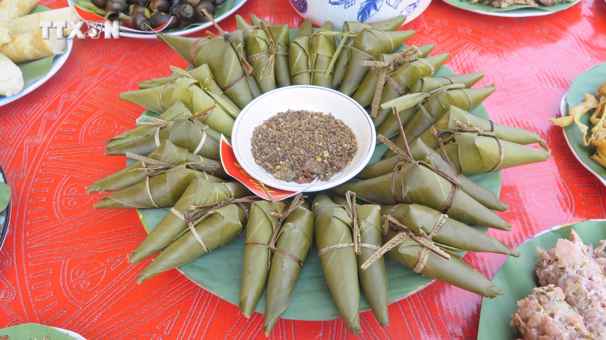 vna_potal_ngay_hoi_van_hoa_the_thao_va_du_lich_cac_dan_toc_mien_nui_tinh_thua_thien_-_hue___7377359.jpg