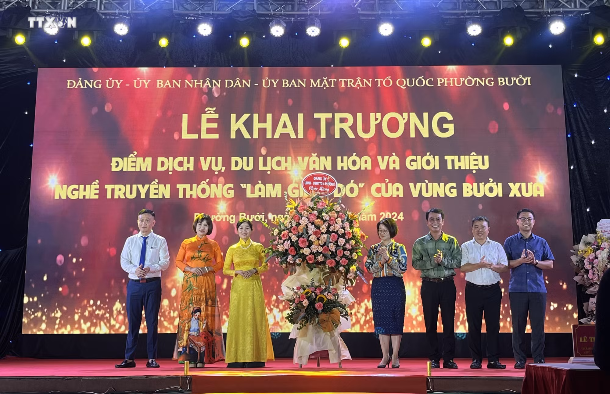 vna_potal_phuc_dung_mo_hinh_lang_nghe_giay_do_vung_buoi_xua_7374140.jpg