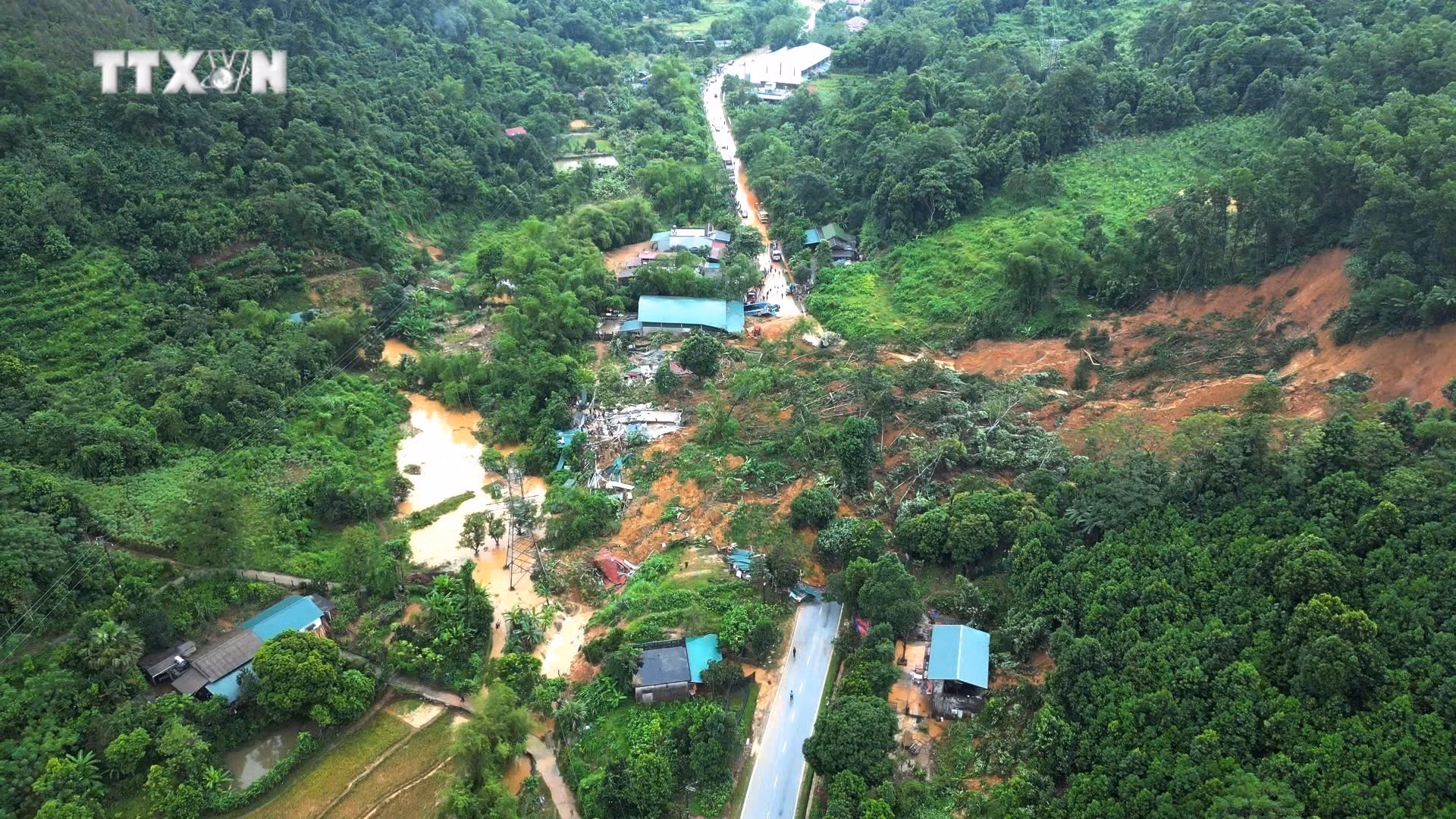 vna_potal_vu_sat_lo_nghiem_trong_tai_bac_quang_ha_giang_da_co_1_nguoi_chet_2_nguoi_mat_tich_4_nguoi_bi_thuong_7623277.jpg
