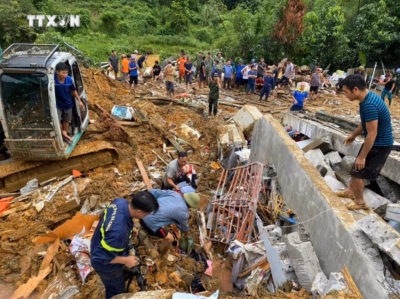 vna_potal_vu_sat_lo_nghiem_trong_tai_ha_giang_huy_dong_toi_da_luc_luong_tim_kiem_nan_nhan_mat_tich_7624457.jpg