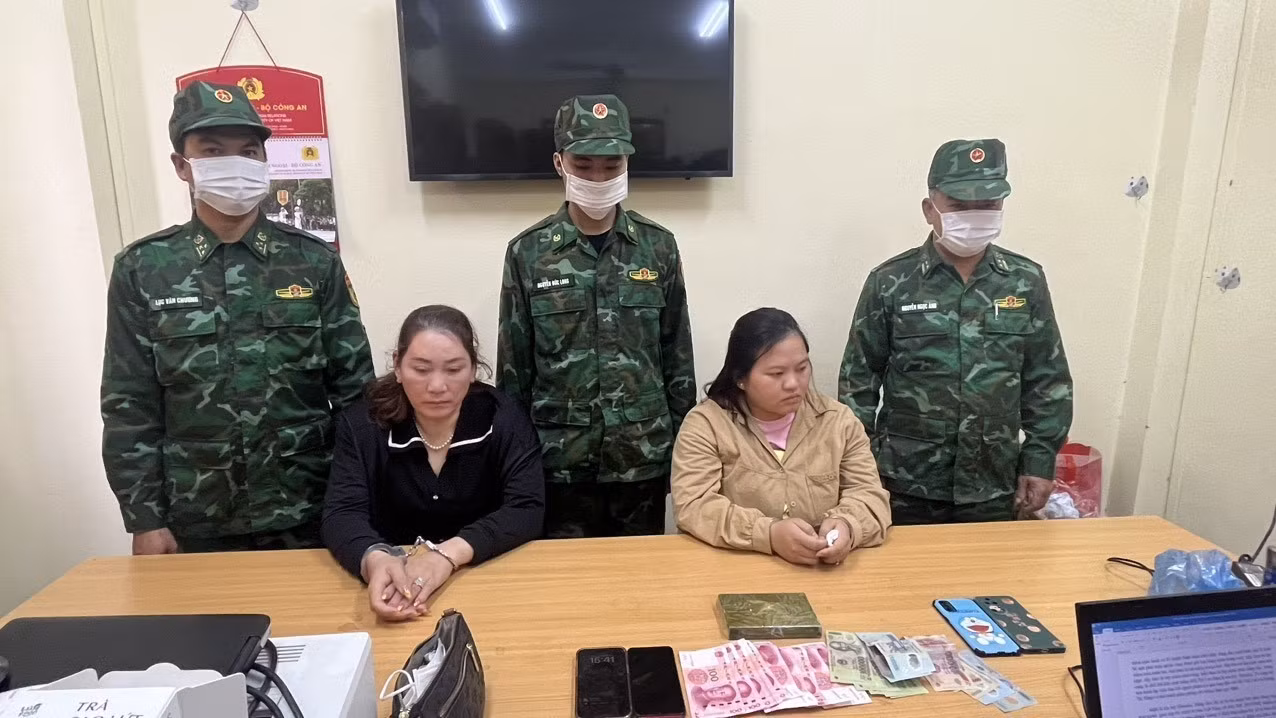 Lào Cai: Bắt giữ hai mẹ con mua bán trái phép chất ma túy