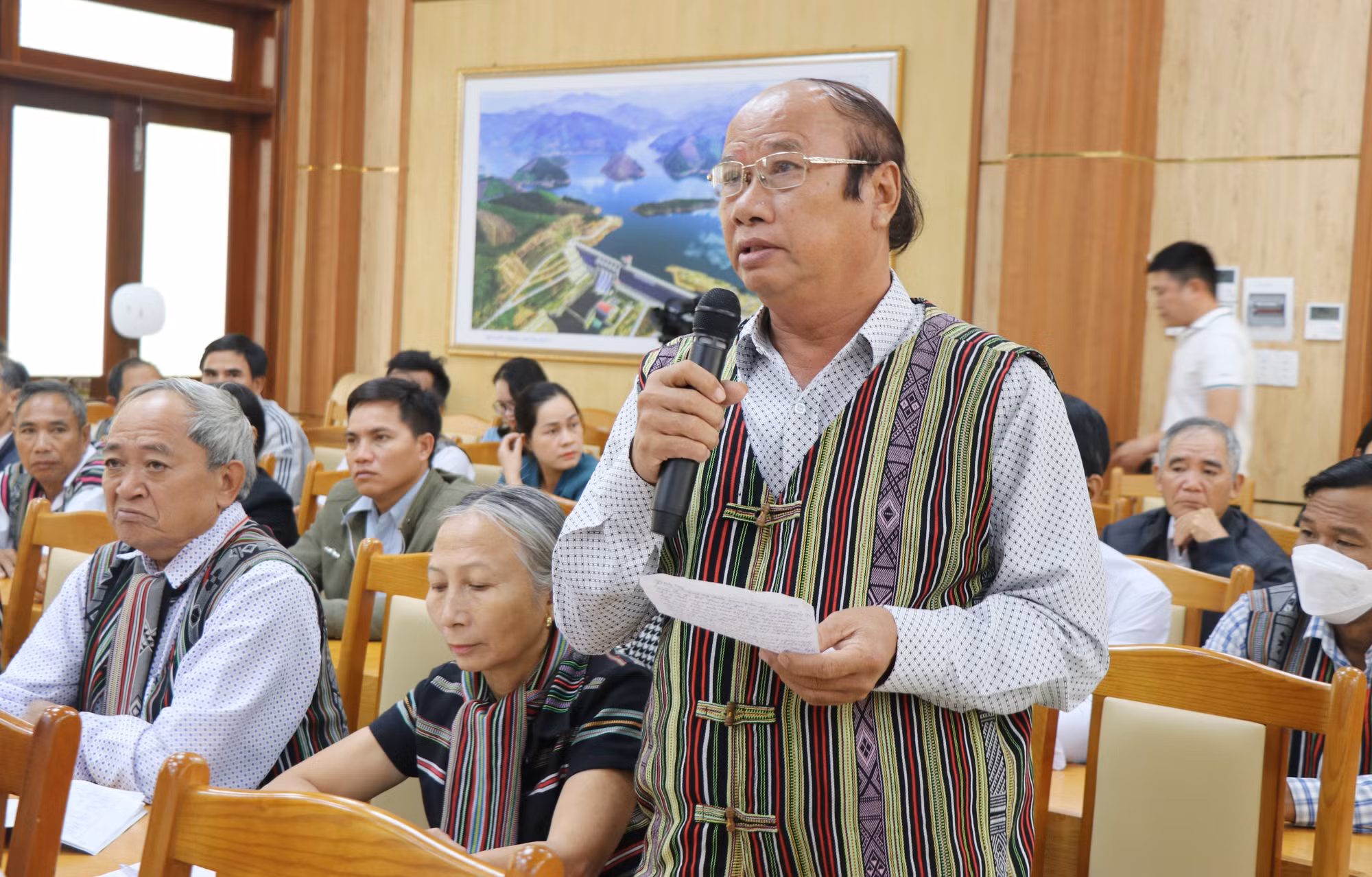 Lãnh đạo tỉnh Quảng Ngãi đối thoại với người có uy tín vùng đồng bào dân tộc thiểu số