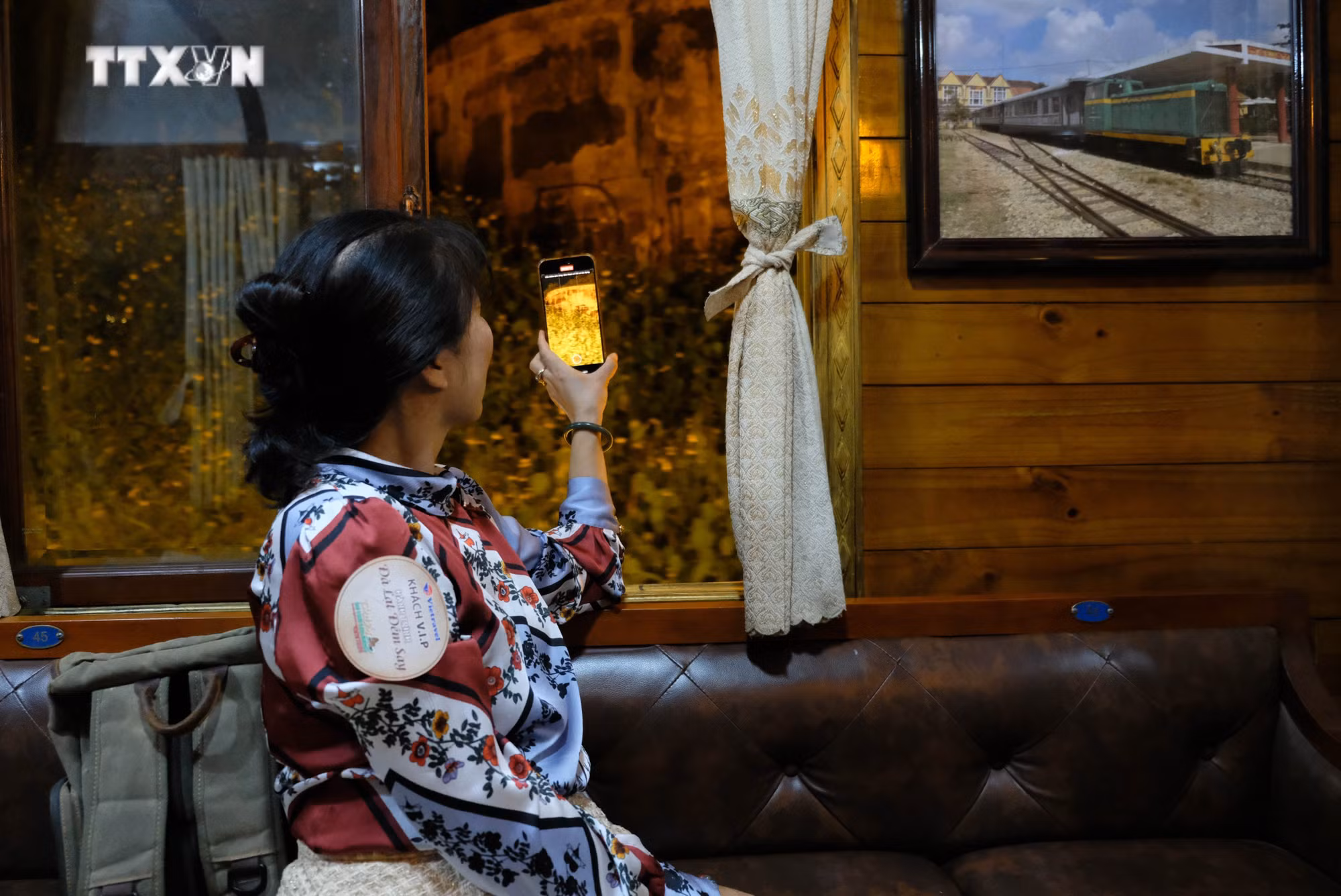 vna_potal_du_lich_viet_nam_ra_mat_san_pham_du_lich_da_lat_dem_say_tren_tuyen_duong_sat_co__7412915.jpg