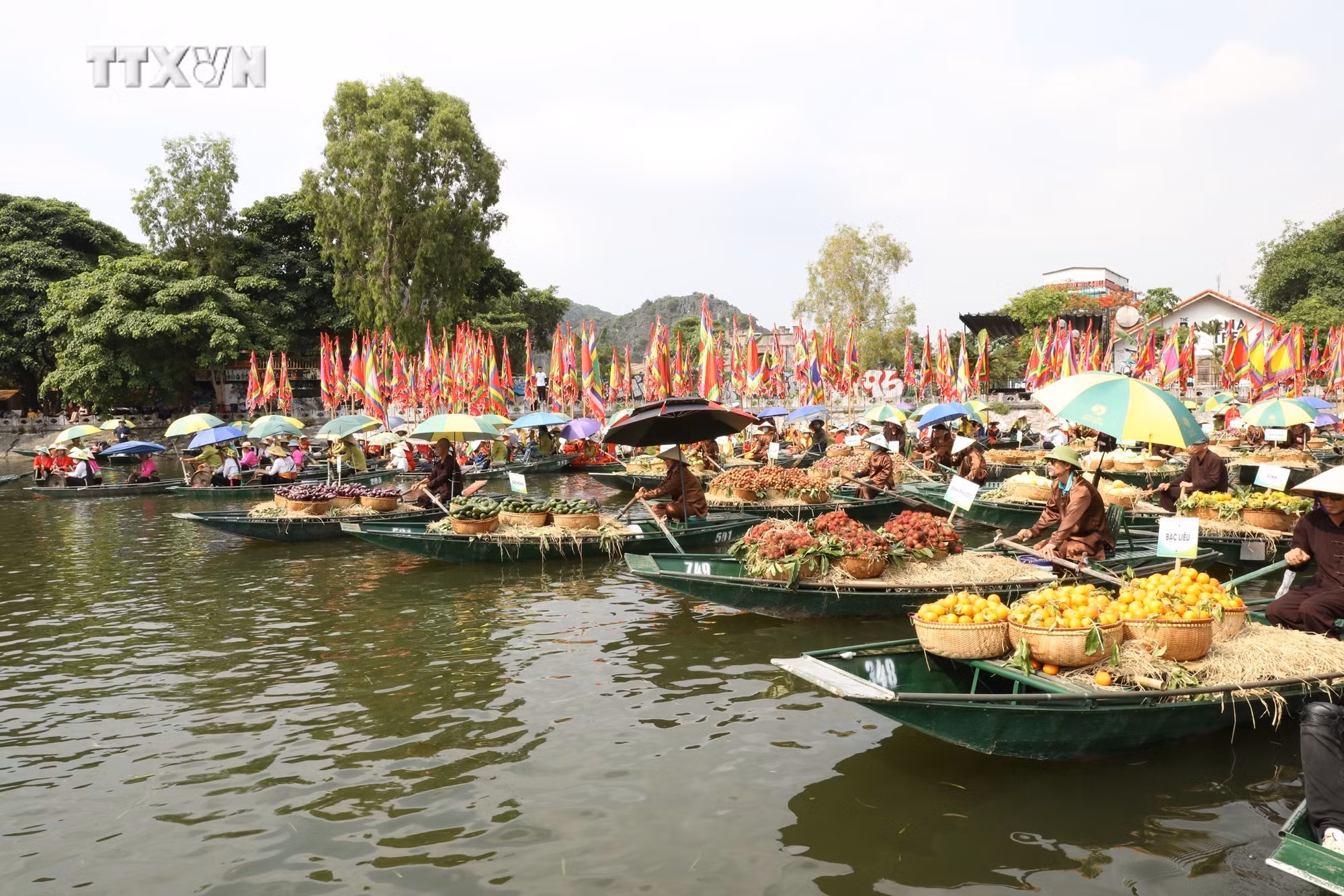 vna_potal_du_lich_viet_nam_trai_nghiem_canh_dong_lua_tam_coc_gan_voi_cac_nghi_le_nong_nghiep_7407524.jpg