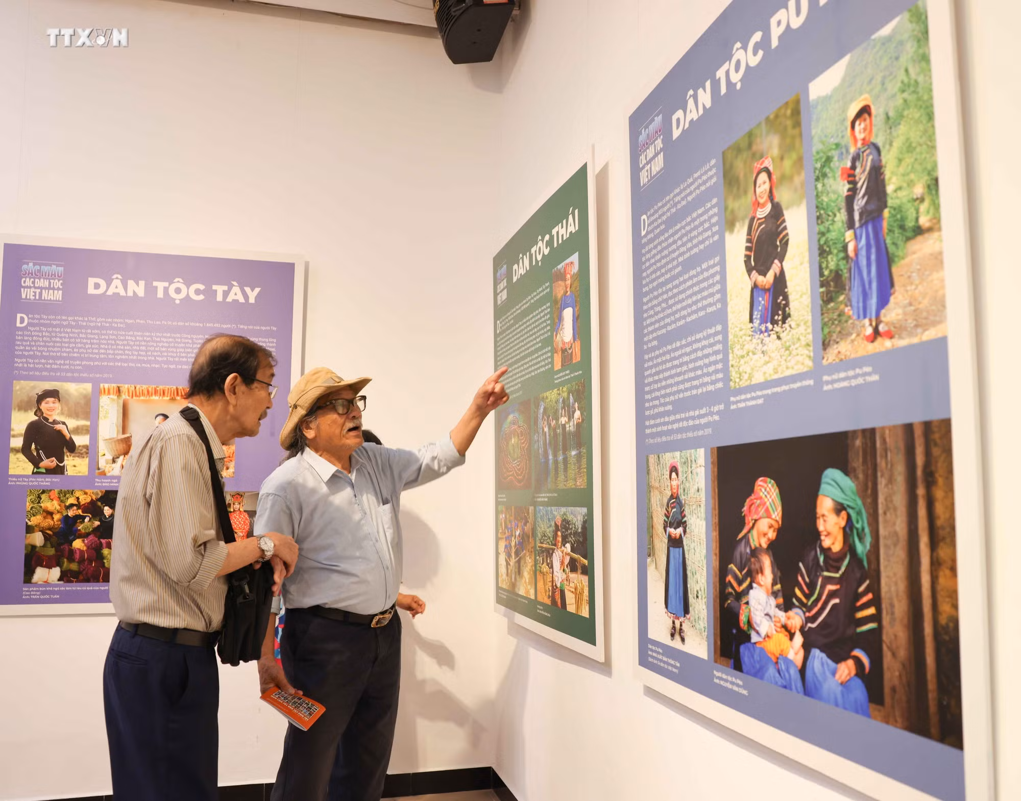 vna_potal_trien_lam_anh_sac_mau_cac_dan_toc_viet_nam_7709820.jpg