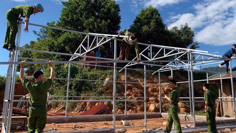 Hỗ trợ xây dựng, sửa chữa 558 nhà ở cho hộ nghèo huyện Nậm Pồ