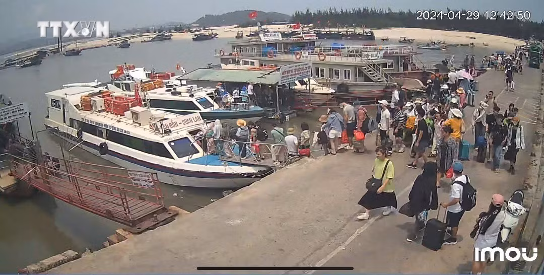 vna_potal_quang_ninh_se_dieu_chinh_gio_xuat_cang_ao_tien_di_dao_quan_lan__7351560.jpg