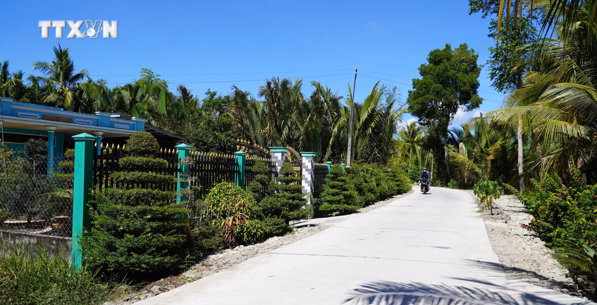 vna_potal_kien_giang_chu_trong_dau_tu_ha_tang_giao_thong_nong_thon_7351296.jpg