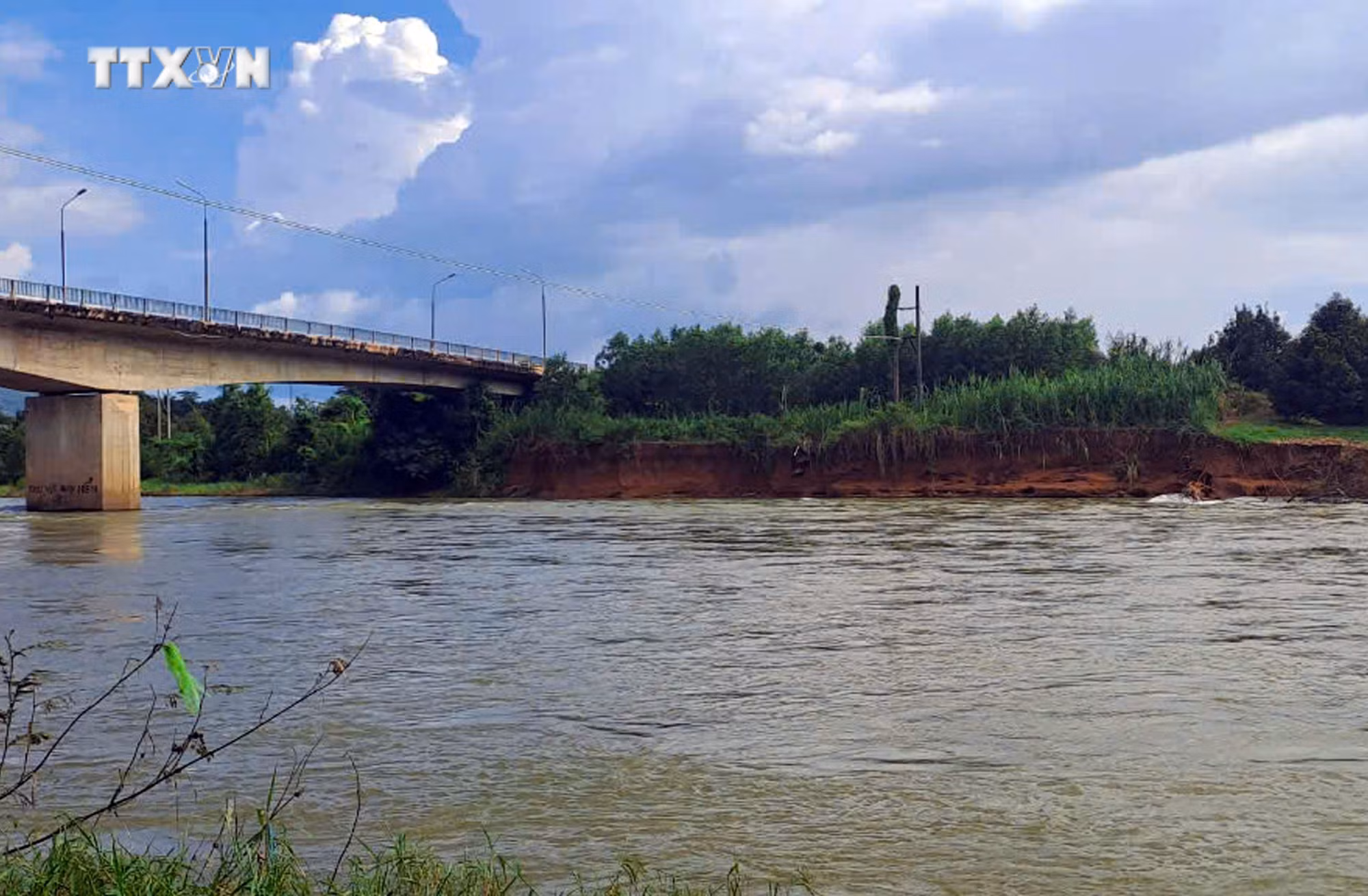 vna_potal_sat_lo_chan_cau_da_quay_tren_tuyen_duong_noi_2_tinh_lam_dong_-_binh_phuoc_7616565.jpg
