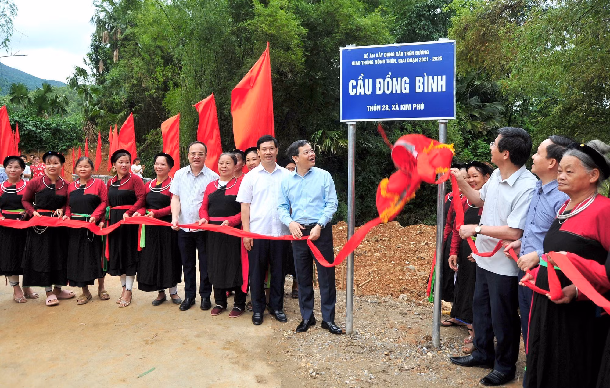 Niềm vui từ những cây cầu mới ở vùng cao Tuyên Quang