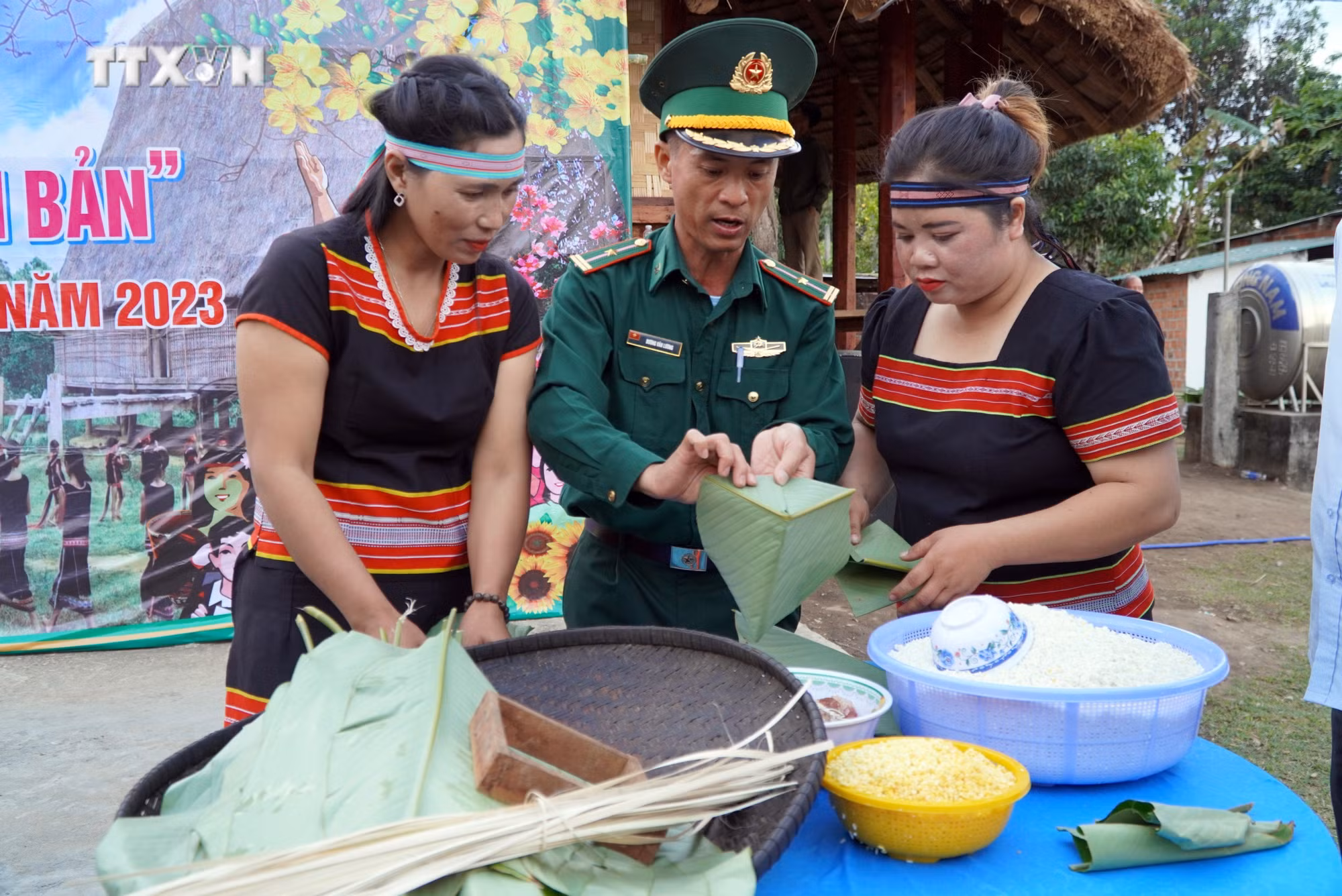 vna_potal_sac_xuan_tren_vung_bien_gioi_kon_tum_7191560.jpg