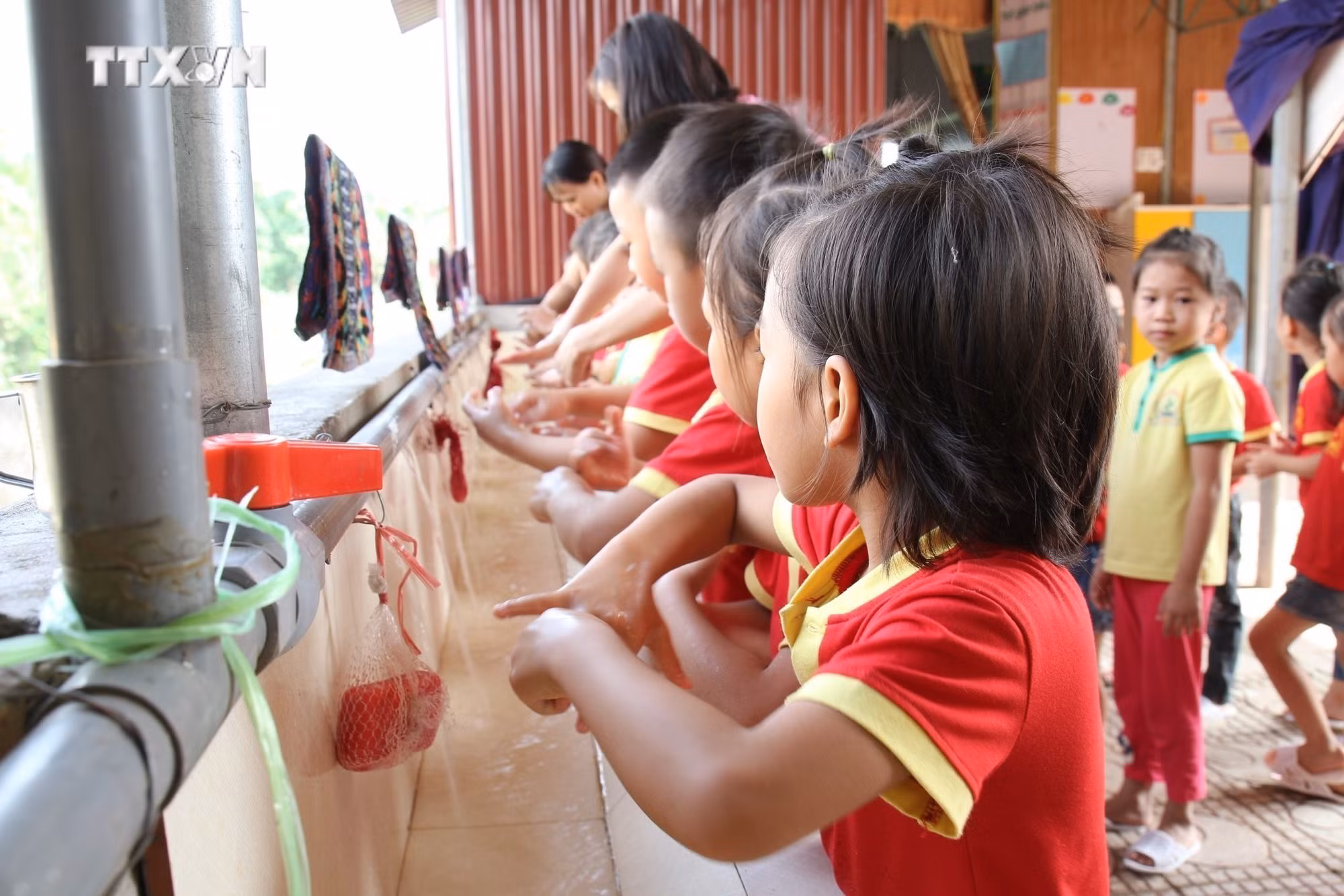 vna_potal_yen_bai_nang_cao_hieu_qua_su_dung_cac_cong_trinh_nuoc_sach_nong_thon_7285553.jpg