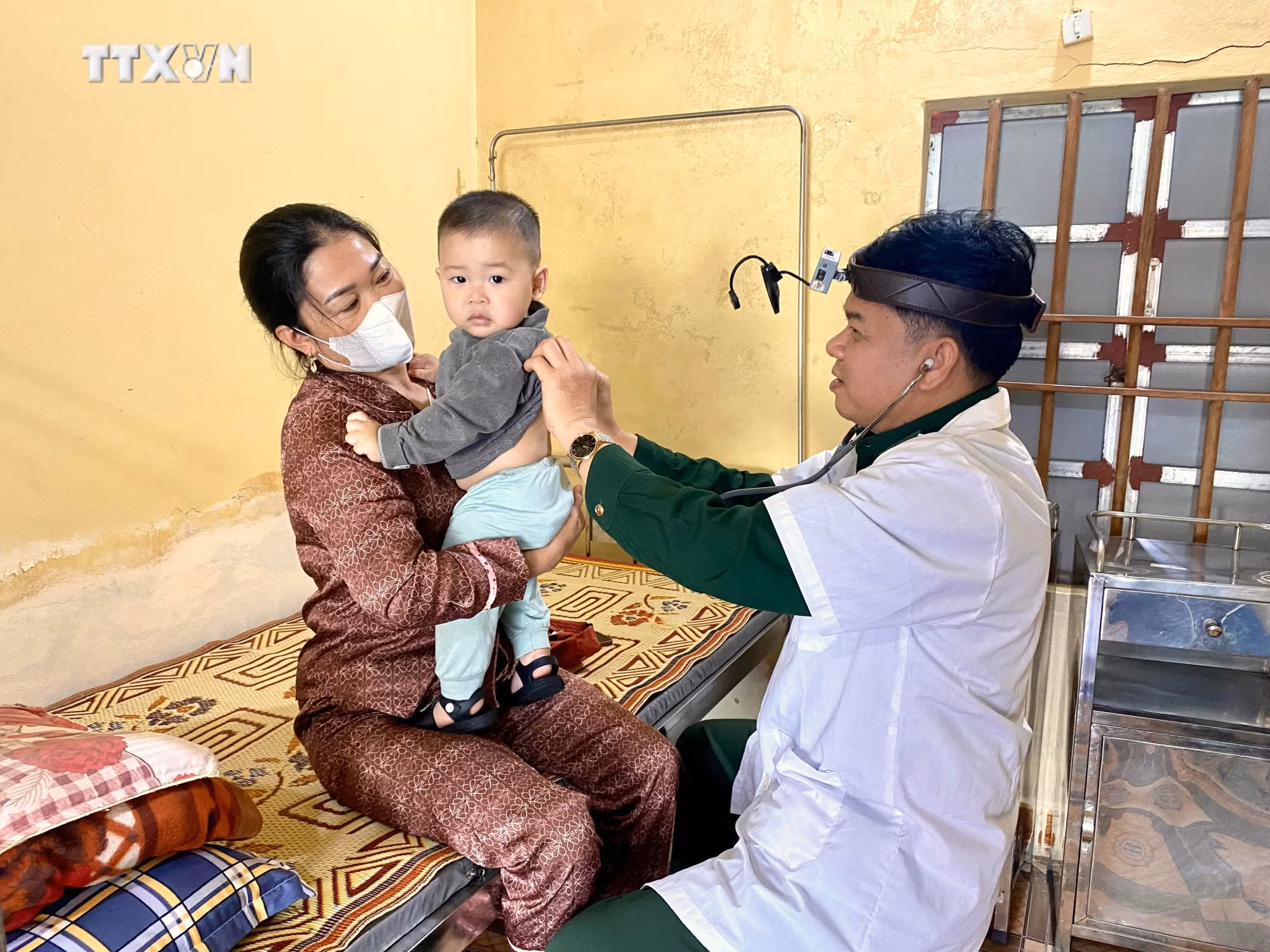 vna_potal_“canh_tay_noi_dai”_cham_soc_suc_khoe_cho_nhan_dan_vung_bien_ha_tinh_7294074.jpg