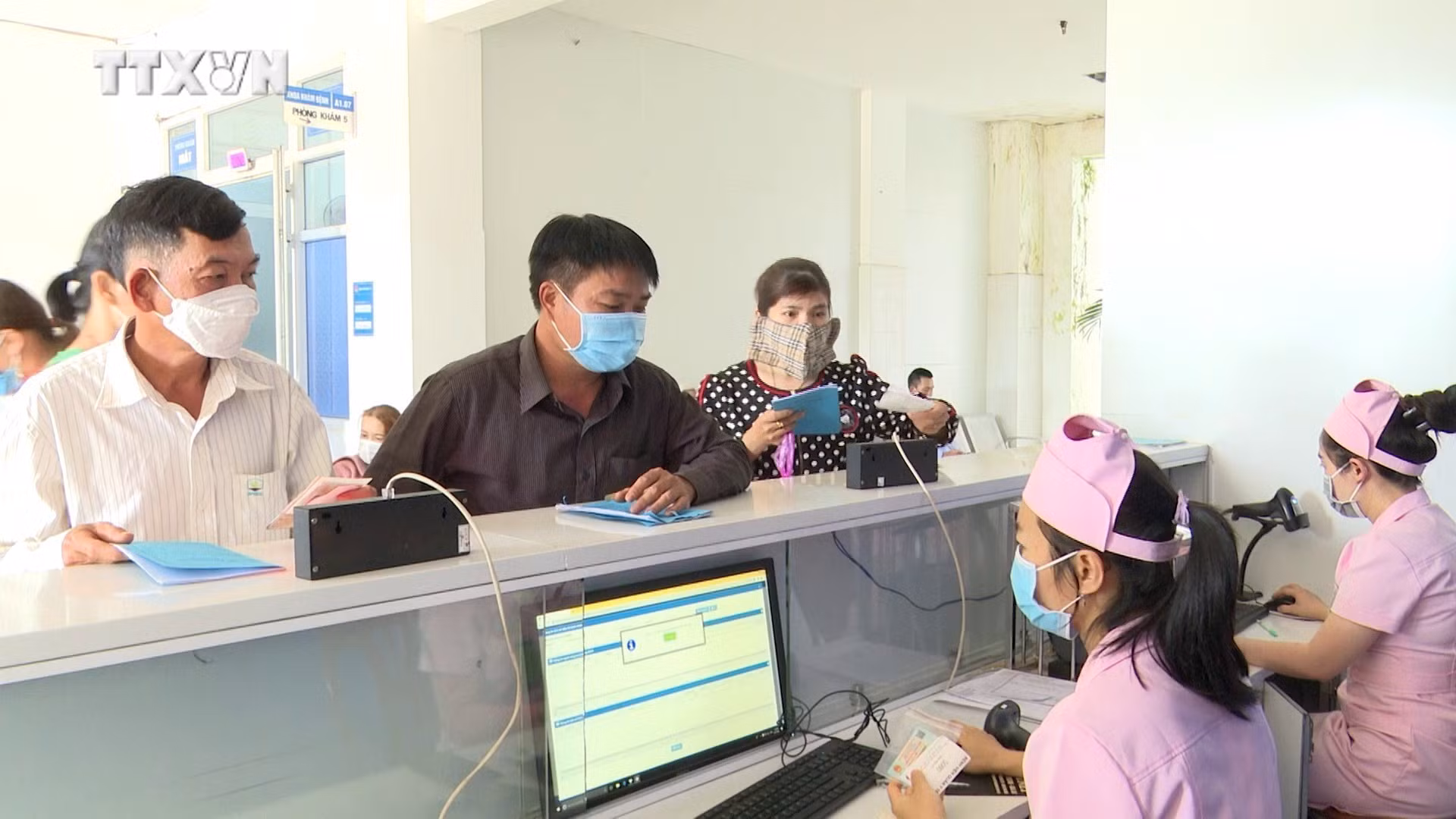 vna_potal_gia_lai_don_doc_trien_khai_chinh_sach_bao_hiem_y_te_moi_7131130.jpg