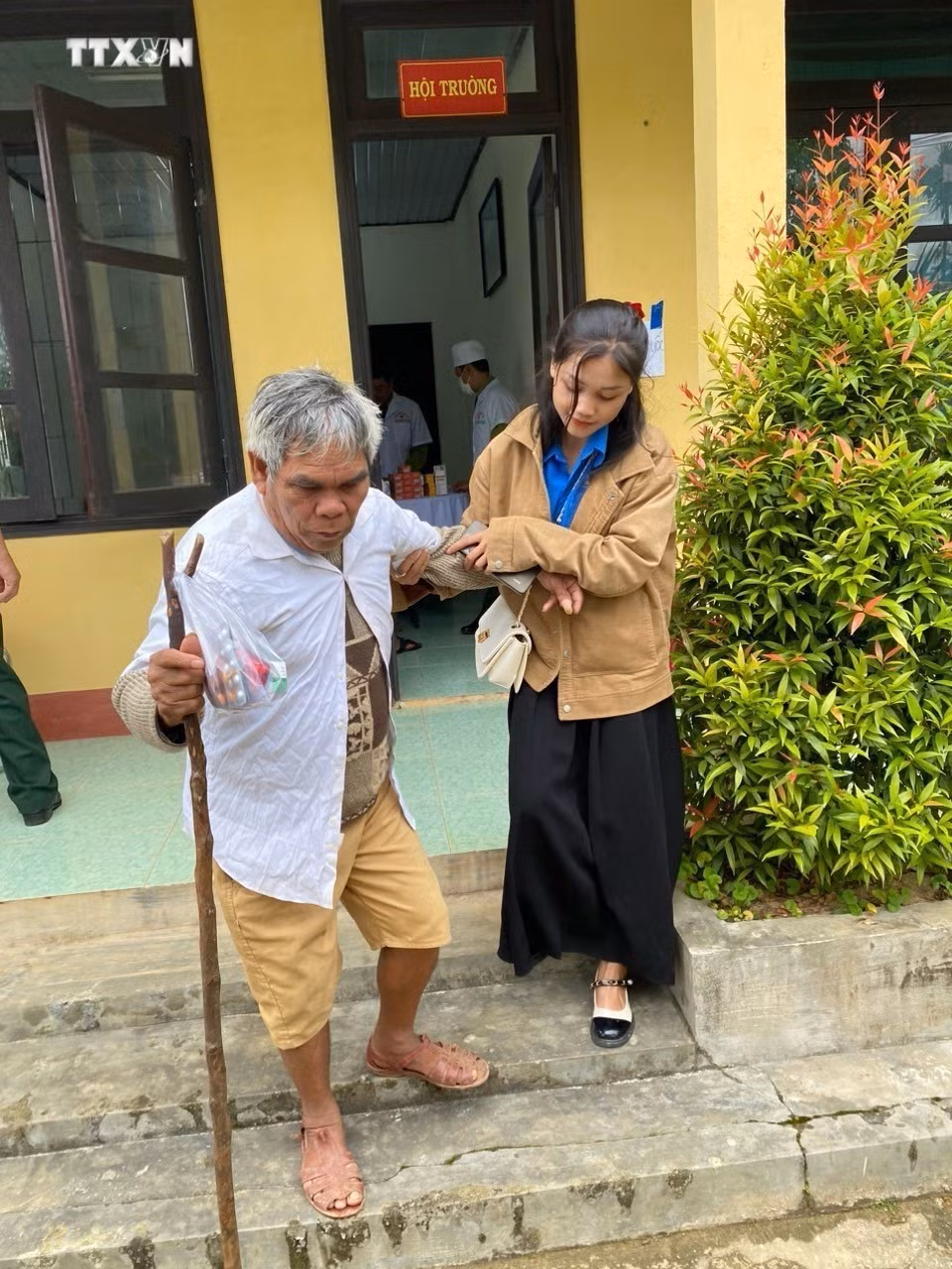 vna_potal_dau_an_mau_ao_xanh_noi_vung_nui_cao_xu_hue_7288229.jpg