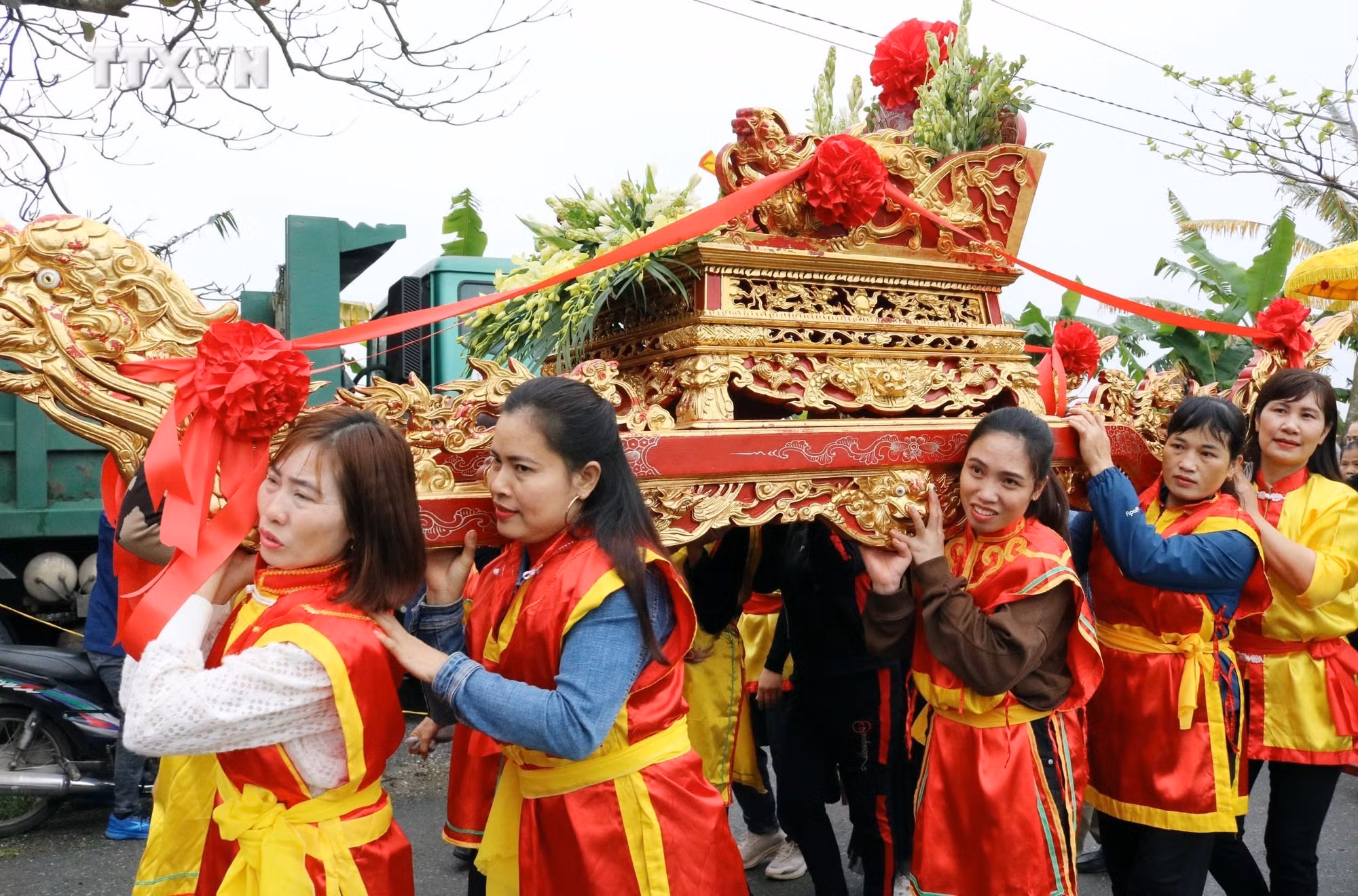 vna_potal_le_hoi_nghe_duc_kim_loai_truyen_thong_lang_tong_xa_nam_dinh_7280202.jpg