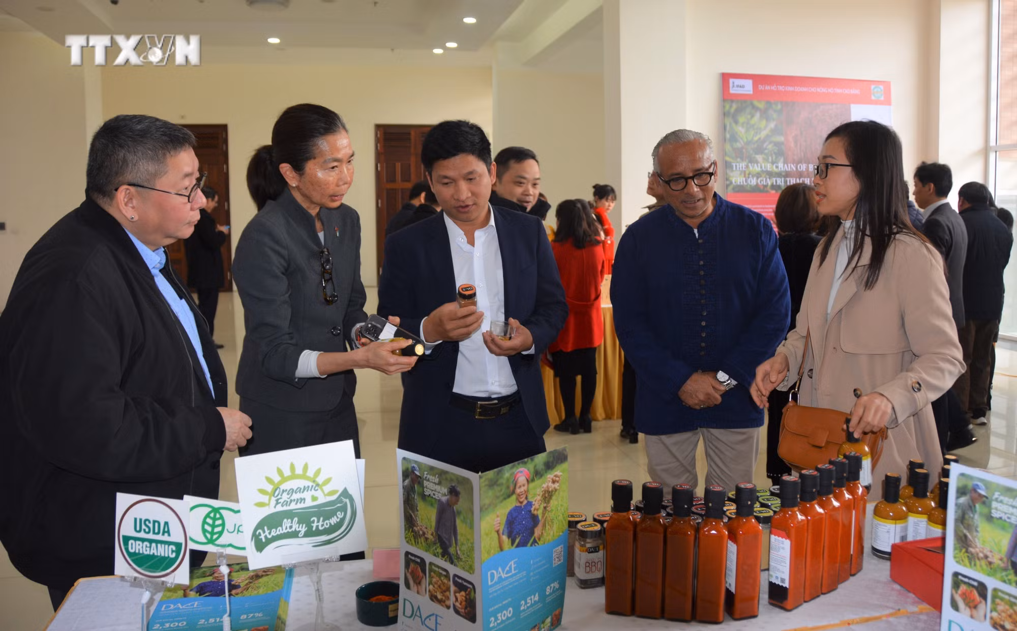 vna_potal_hoi_nghi_giai_phap_phat_trien_chuoi_gia_tri_cho_vung_dong_bao_dan_toc_thieu_so_7244749.jpeg