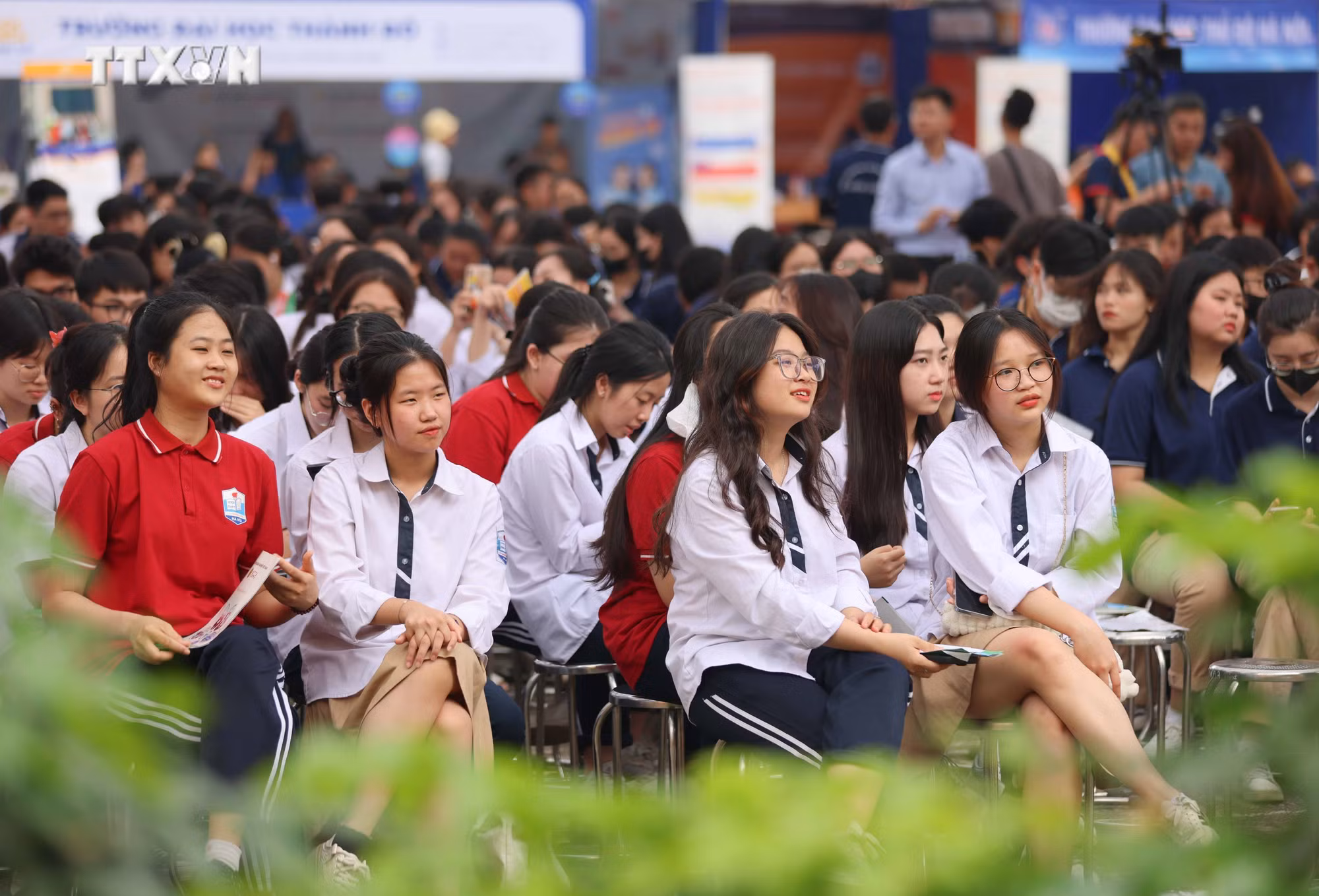 vna_potal_ha_noi_giup_hoc_sinh_dinh_huong_lua_chon_phu_hop_voi_khoi_nganh_khoa_hoc_cong_nghe_7320447.jpg