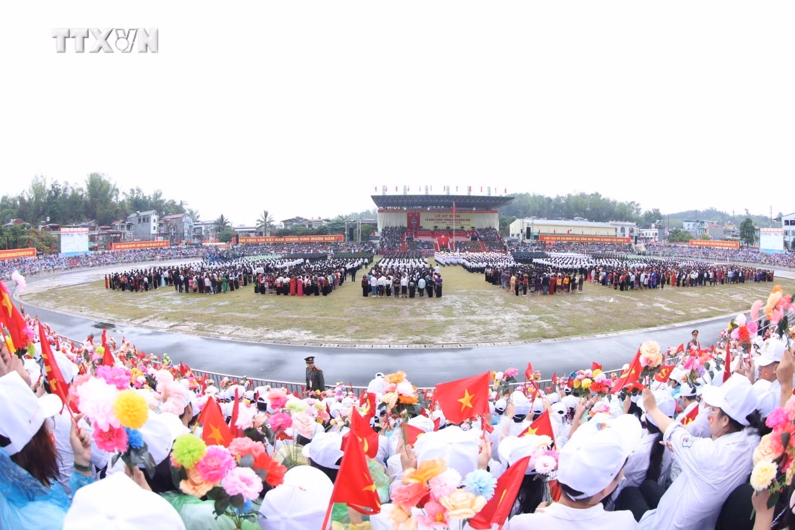 vna_potal_le_ky_niem_70_nam_chien_thang_dien_bien_phu_7362990.jpg