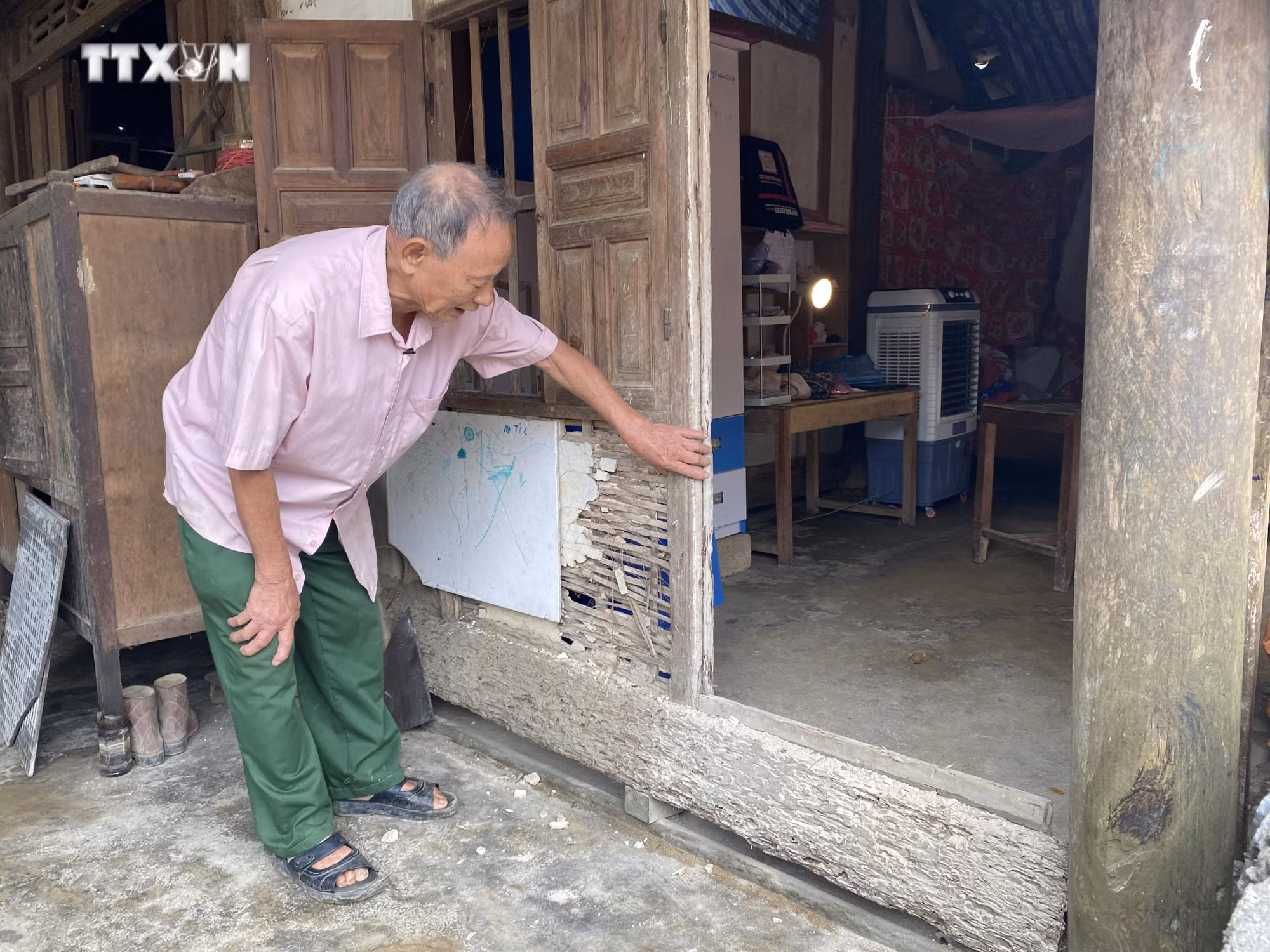 vna_potal_nhung_ngoi_nha_am_tinh_quan_dan_o_mien_nui_ha_tinh__7721496.jpg