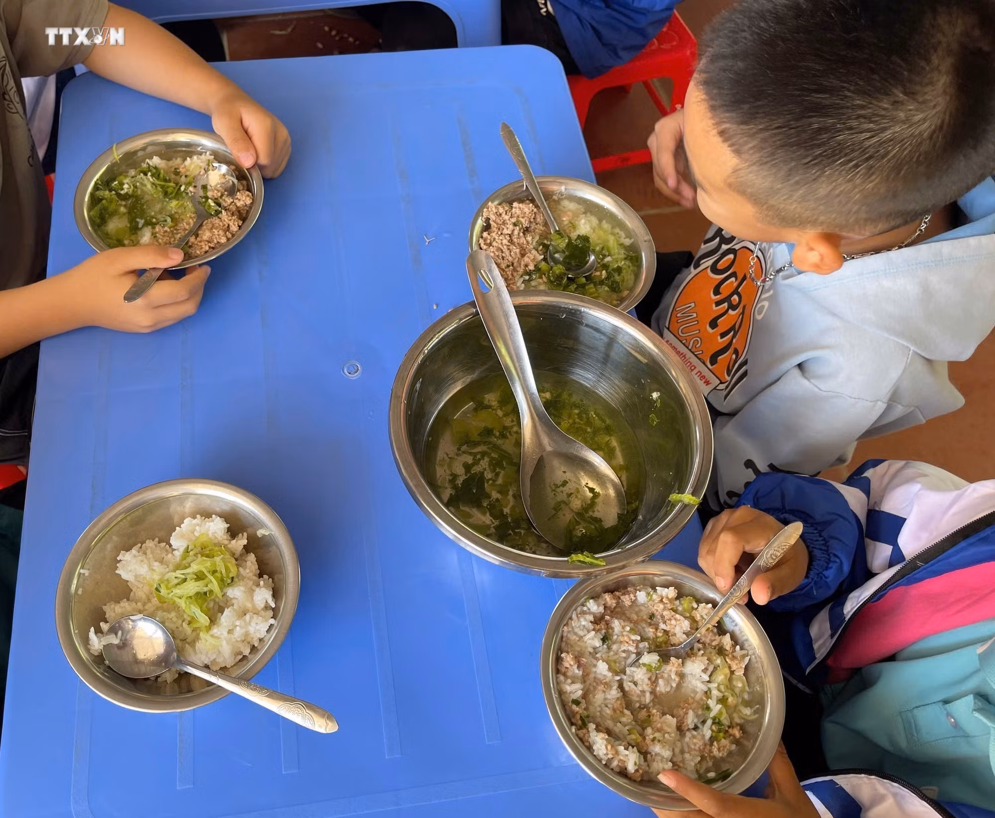 vna_potal_nhung_dau_hieu_bat_minh_o_truong_tieu_hoc_doan_ket_lai_chau_7721483.jpg