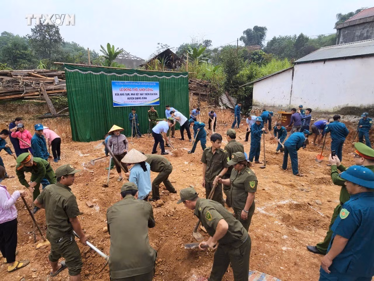 vna_potal_chung_tay_“xoa_nha_tam_nha_dot_nat”_noi_dia_dau_cuc_bac_to_quoc_7712658.jpg