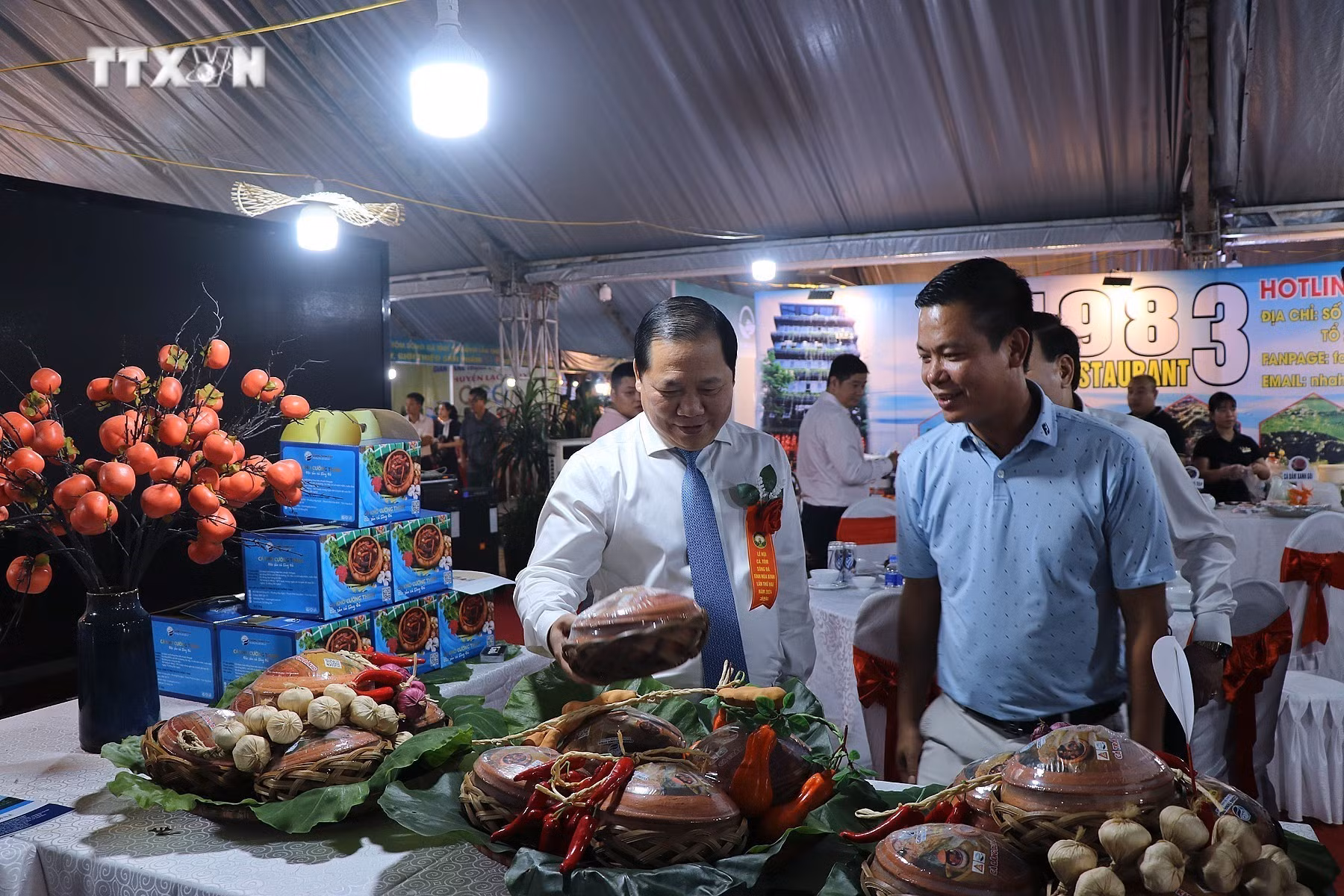 vna_potal_khai_mac_le_hoi_ca_tom_song_da_nam_2024_7712101.jpg