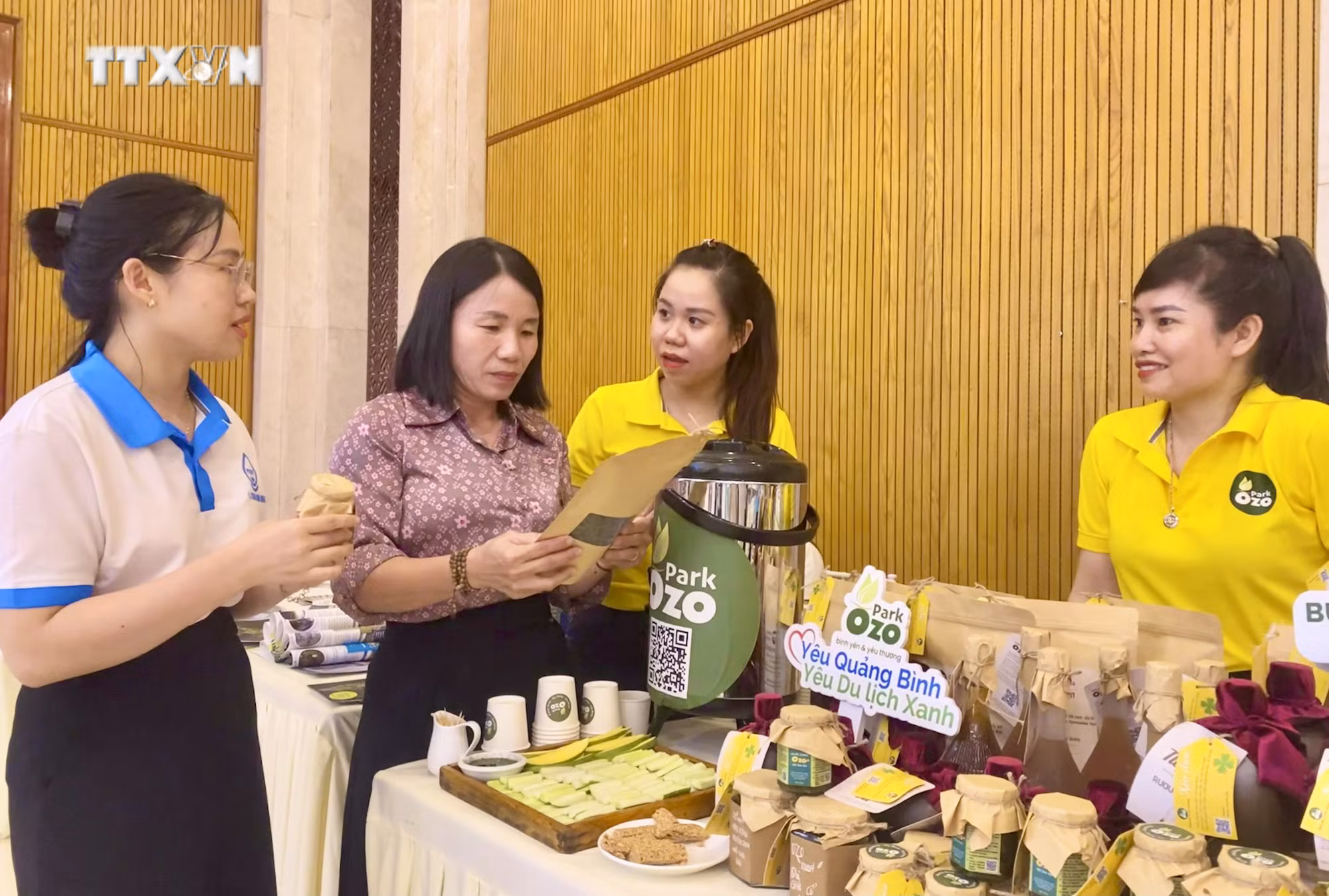 vna_potal_du_lich_viet_nam_du_lich_xanh_va_san_pham_ocop_quang_binh_-_hanh_trinh_chinh_phuc_thi_truong___7425268.jpg