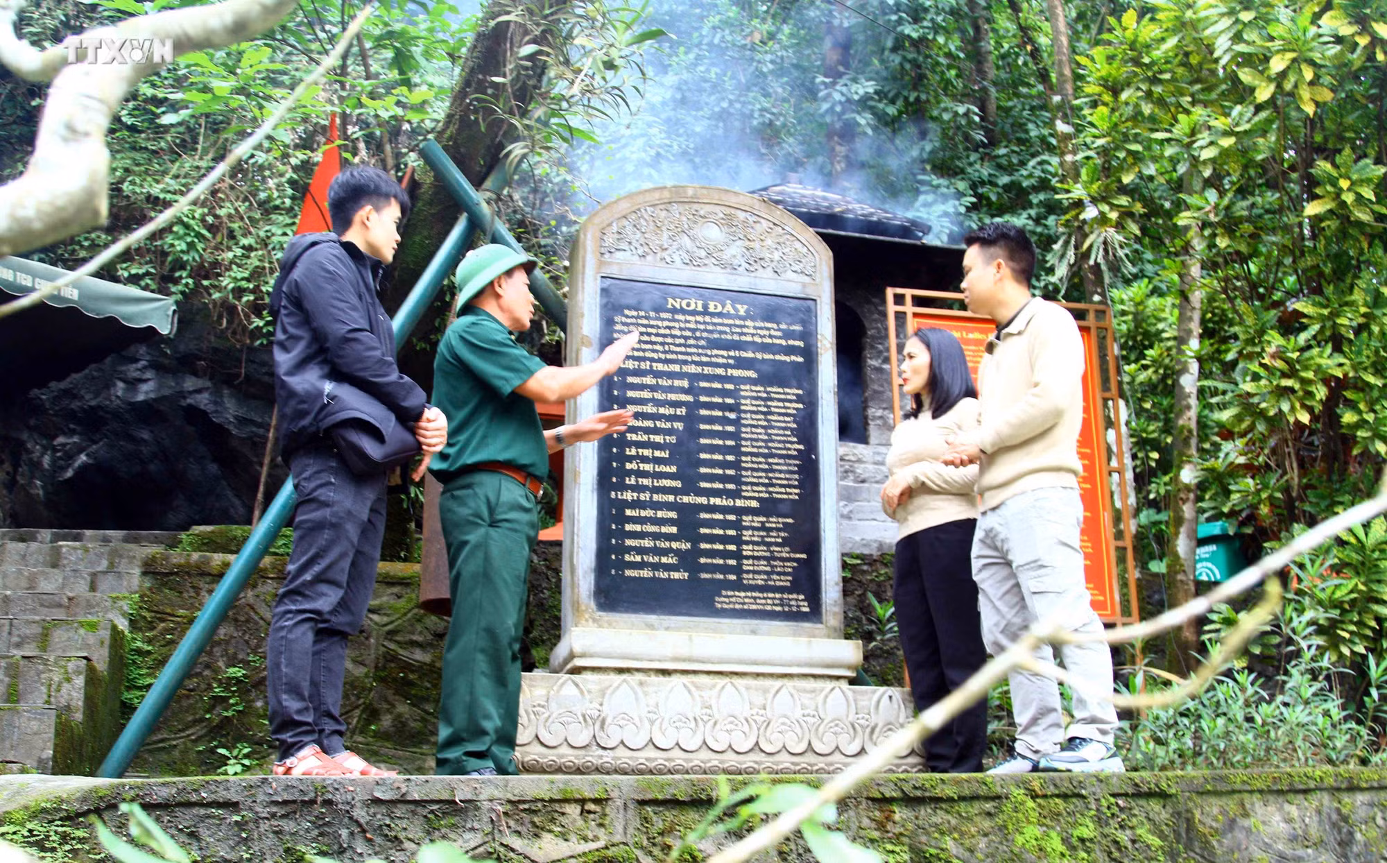 vna_potal_quang_binh_khai_thac_tour_du_lich_“hanh_trinh_di_tim_dau_an_truong_son_huyen_thoai”_7207675.jpg