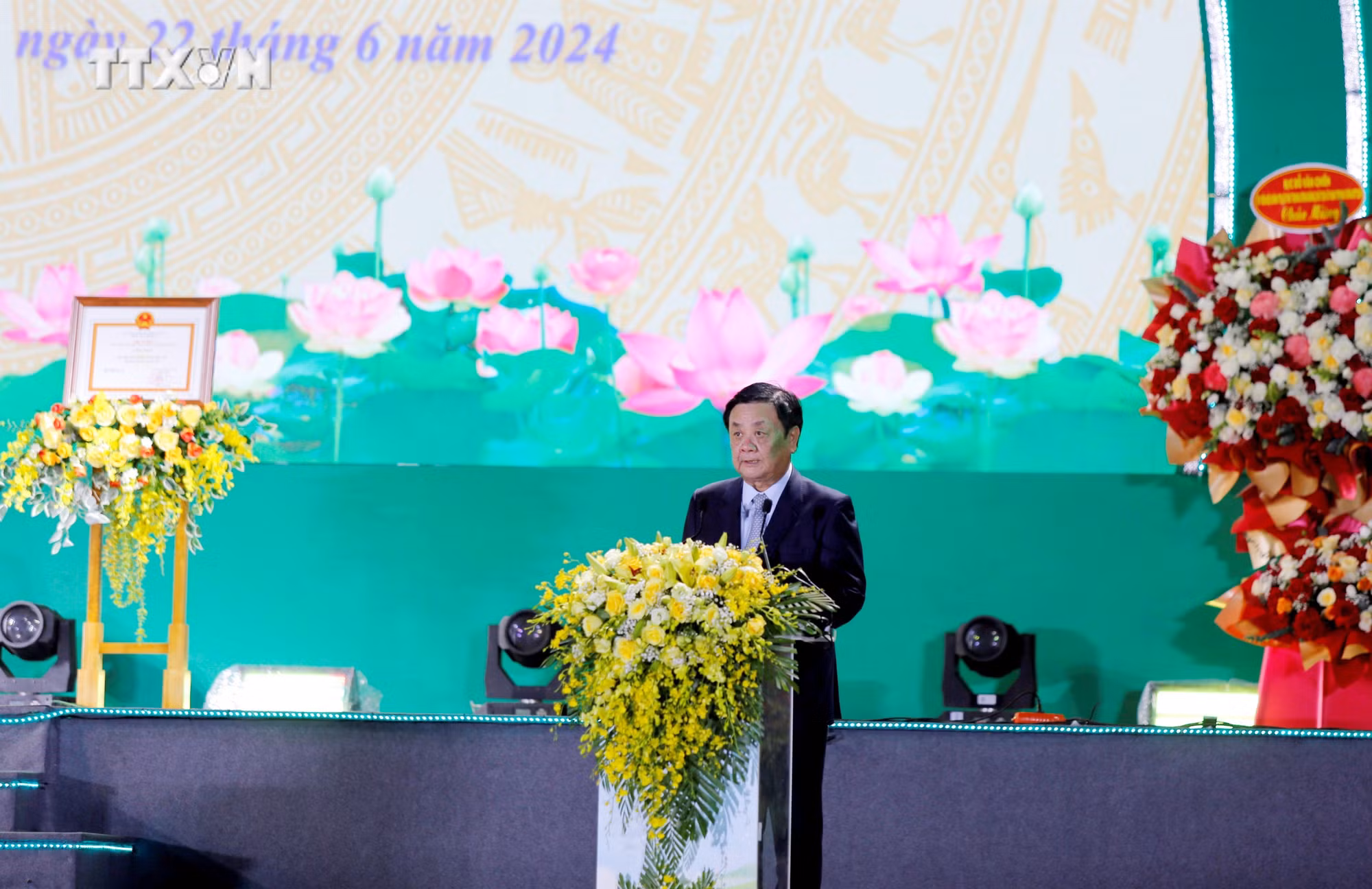 vna_potal_le_cong_bo_quyet_dinh_huyen_yen_binh_tinh_yen_bai_dat_chuan_nong_thon_moi_nam_2023__7444276.jpg