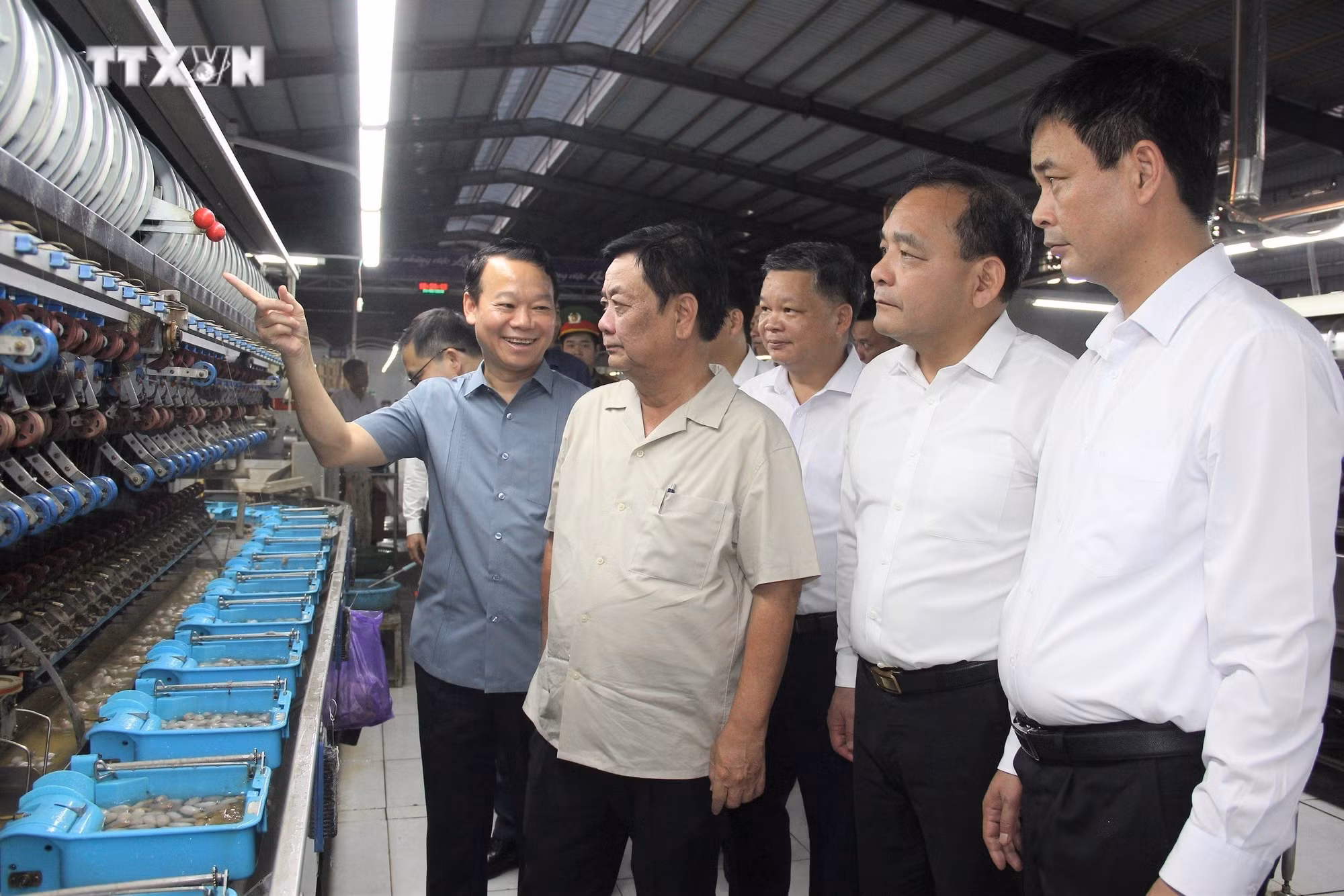 vna_potal_doan_cong_tac_bo_nong_nghiep_va_phat_trien_nong_thon_lam_viec_tai_yen_bai_anh_theo_tin_7444136.jpg