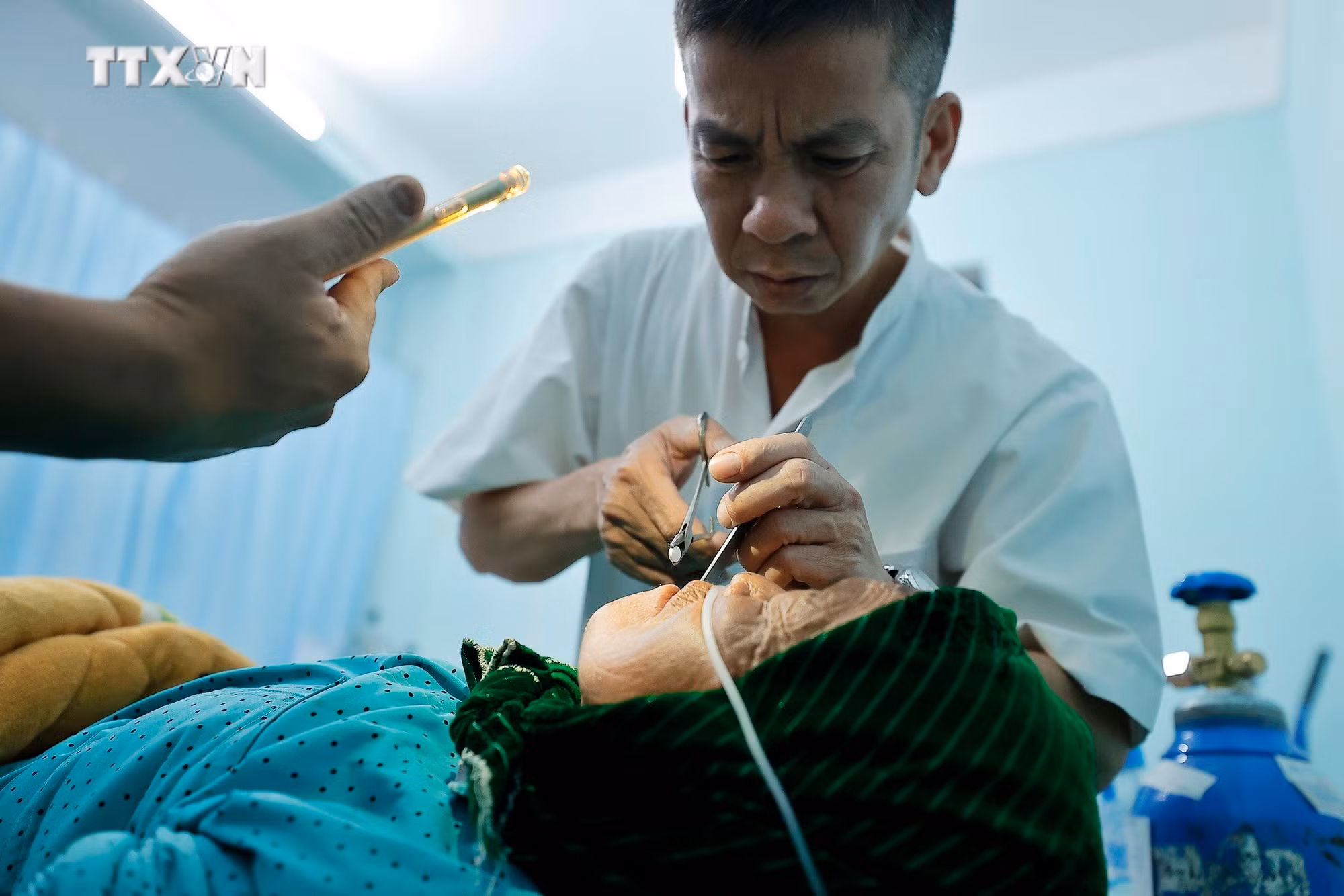 vna_potal_xay_dung_dang_va_he_thong_chinh_tri_nguoi_chien_si_ao_trang_noi_dia_dau_to_quoc_7451993.jpg