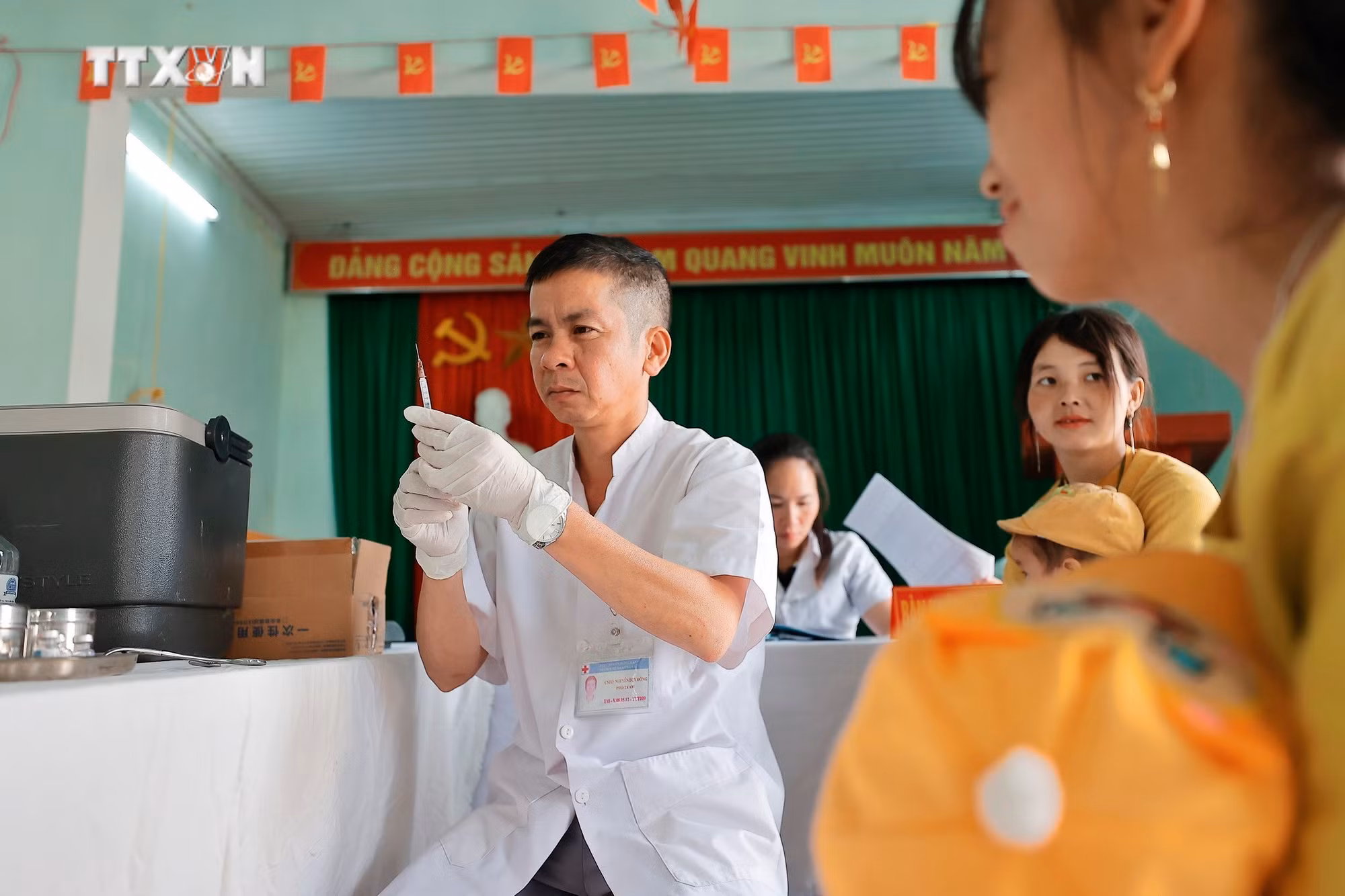vna_potal_xay_dung_dang_va_he_thong_chinh_tri_nguoi_chien_si_ao_trang_noi_dia_dau_to_quoc_7451946.jpg
