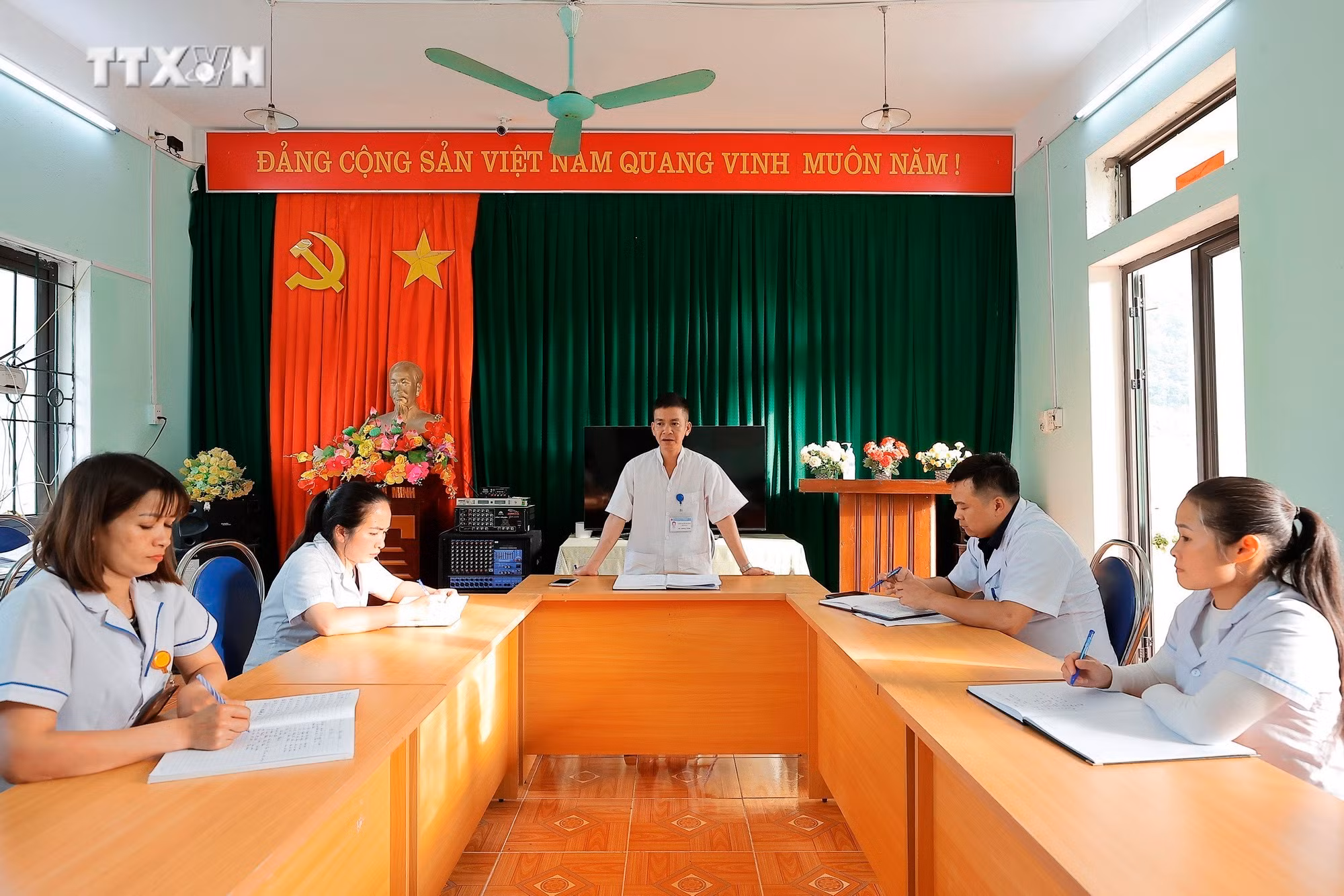 vna_potal_xay_dung_dang_va_he_thong_chinh_tri_nguoi_chien_si_ao_trang_noi_dia_dau_to_quoc_7451950.jpg
