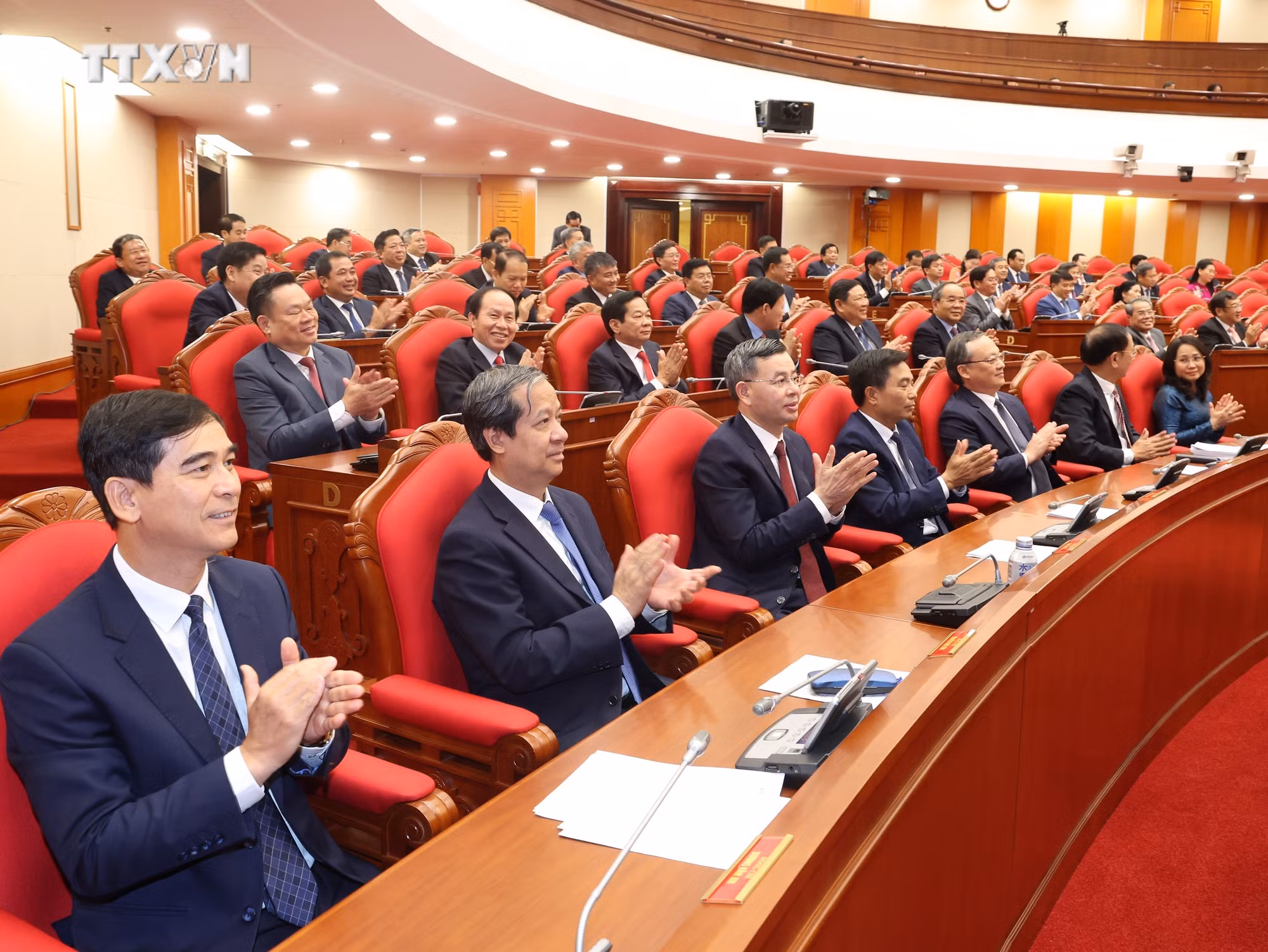 vna_potal_be_mac_hoi_nghi_lan_thu_muoi_ban_chap_hanh_trung_uong_dang_cong_san_viet_nam_khoa_xiii_7607342.jpg