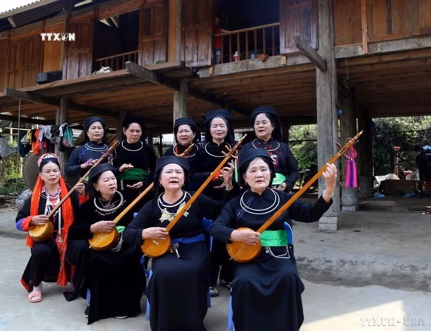 vna_potal_ngay_di_san_van_hoa_viet_nam_2311_gop_phan_to_tham_hinh_anh_viet_nam_voi_the_gioi_7087880.jpg