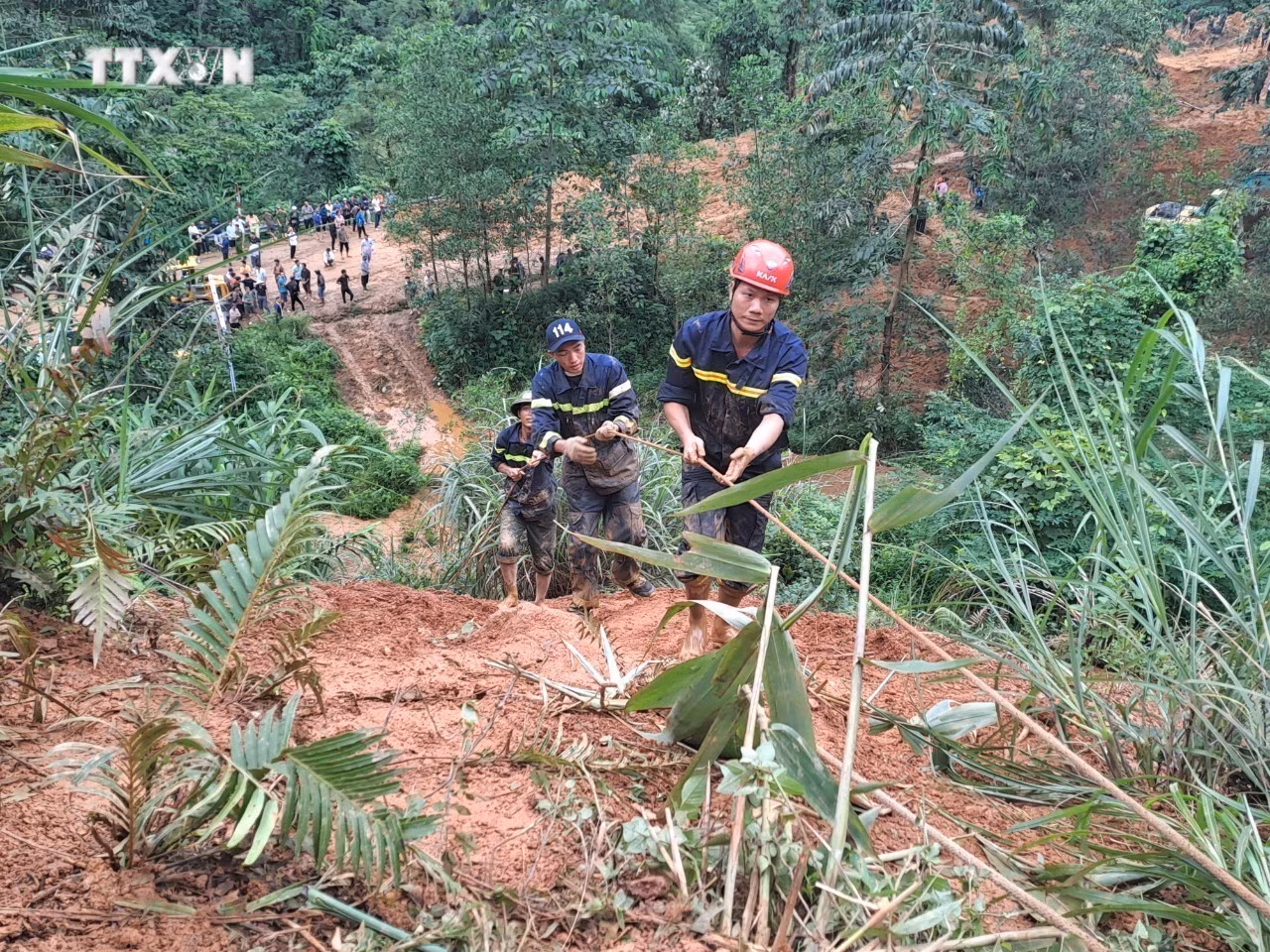 vna_potal_sat_lo_dat_vui_lap_o_to_khach_o_ha_giang_8_nguoi_chet_4_nguoi_bi_thuong_7480307.jpg