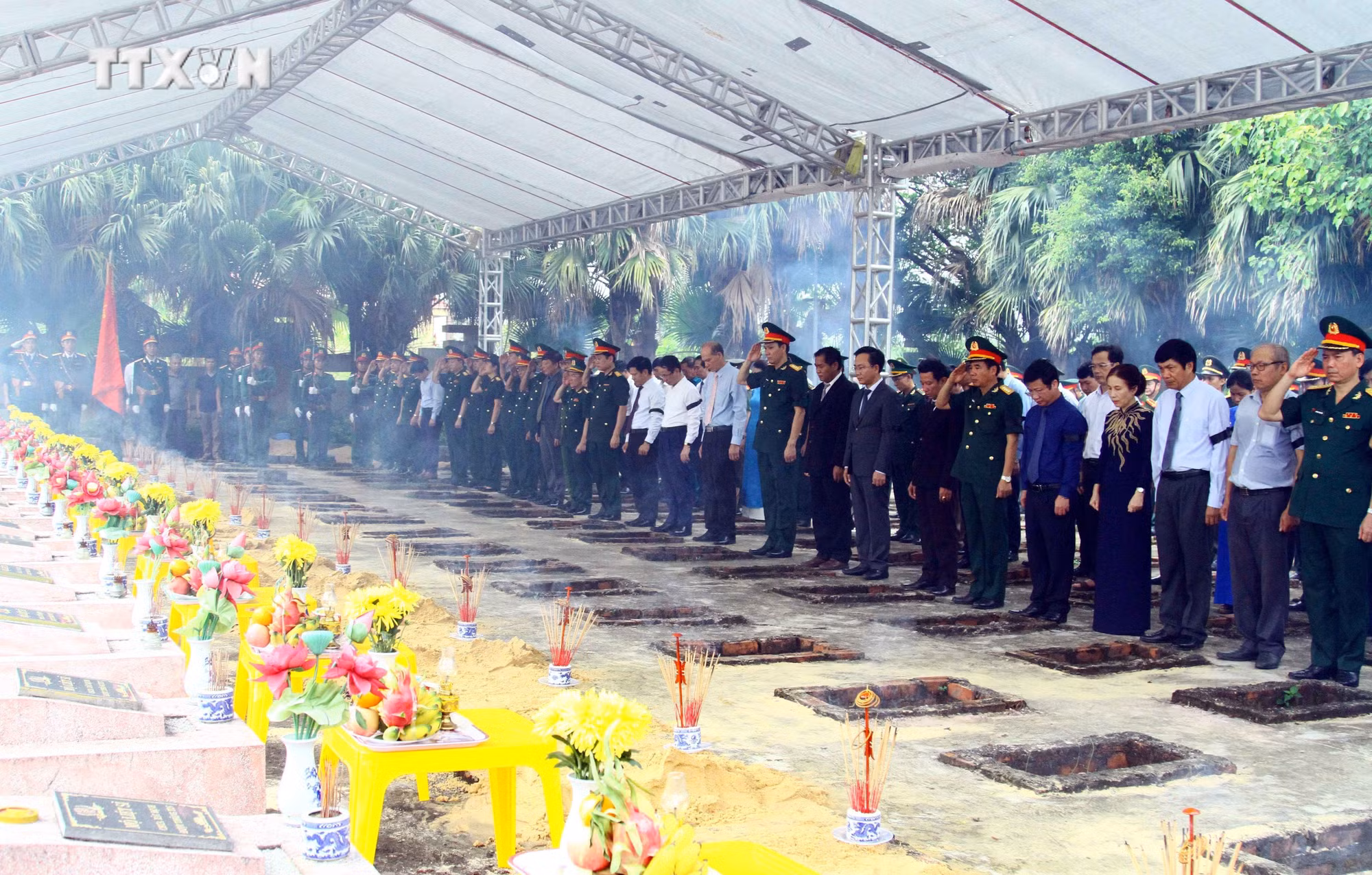 vna_potal_quang_binh_truy_dieu_va_an_tang_16_hai_cot_liet_sy_7391353.jpg