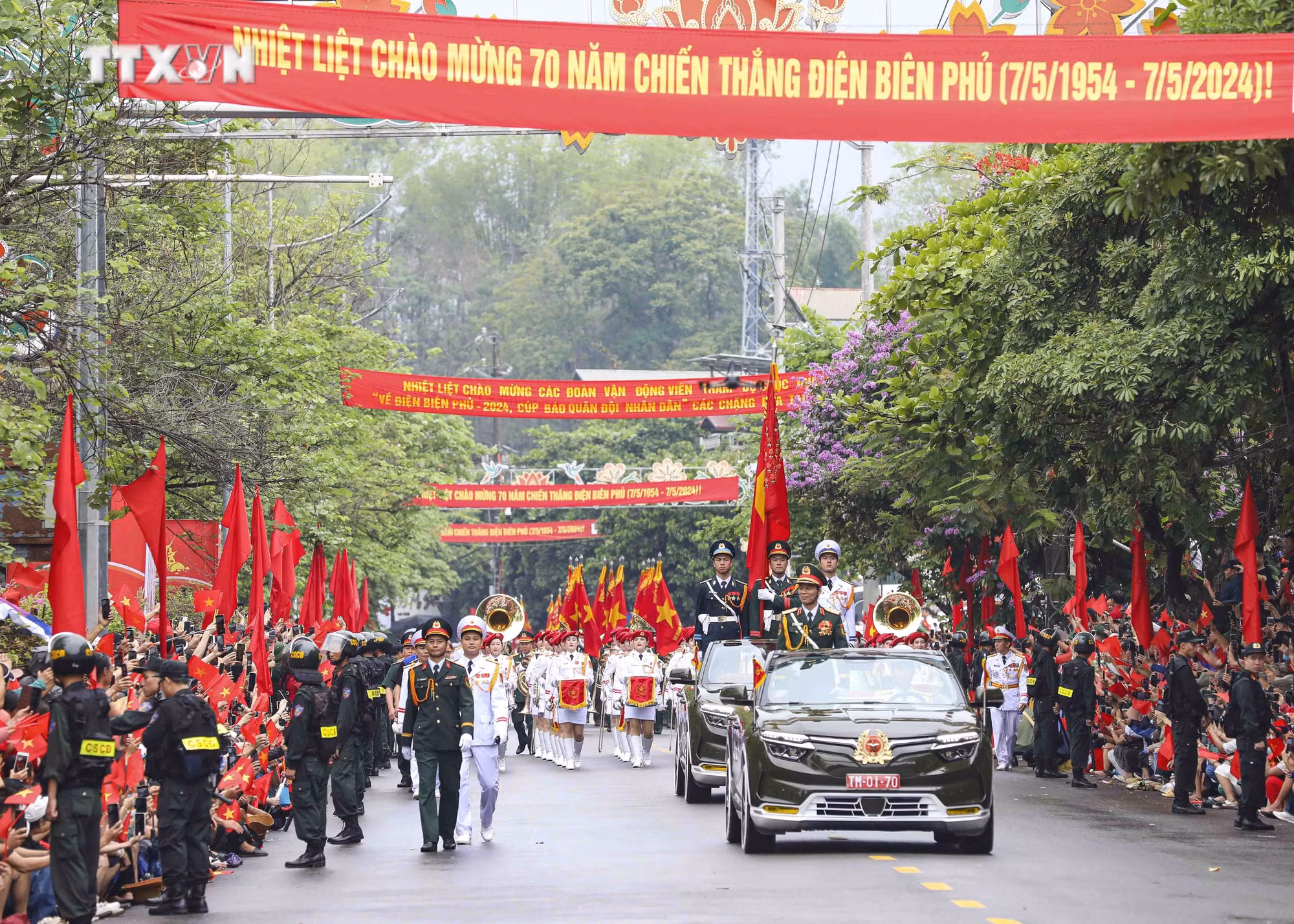 vna_potal_le_dieu_binh_dieu_hanh_ky_niem_70_nam_chien_thang_dien_bien_phu_7363245.jpg