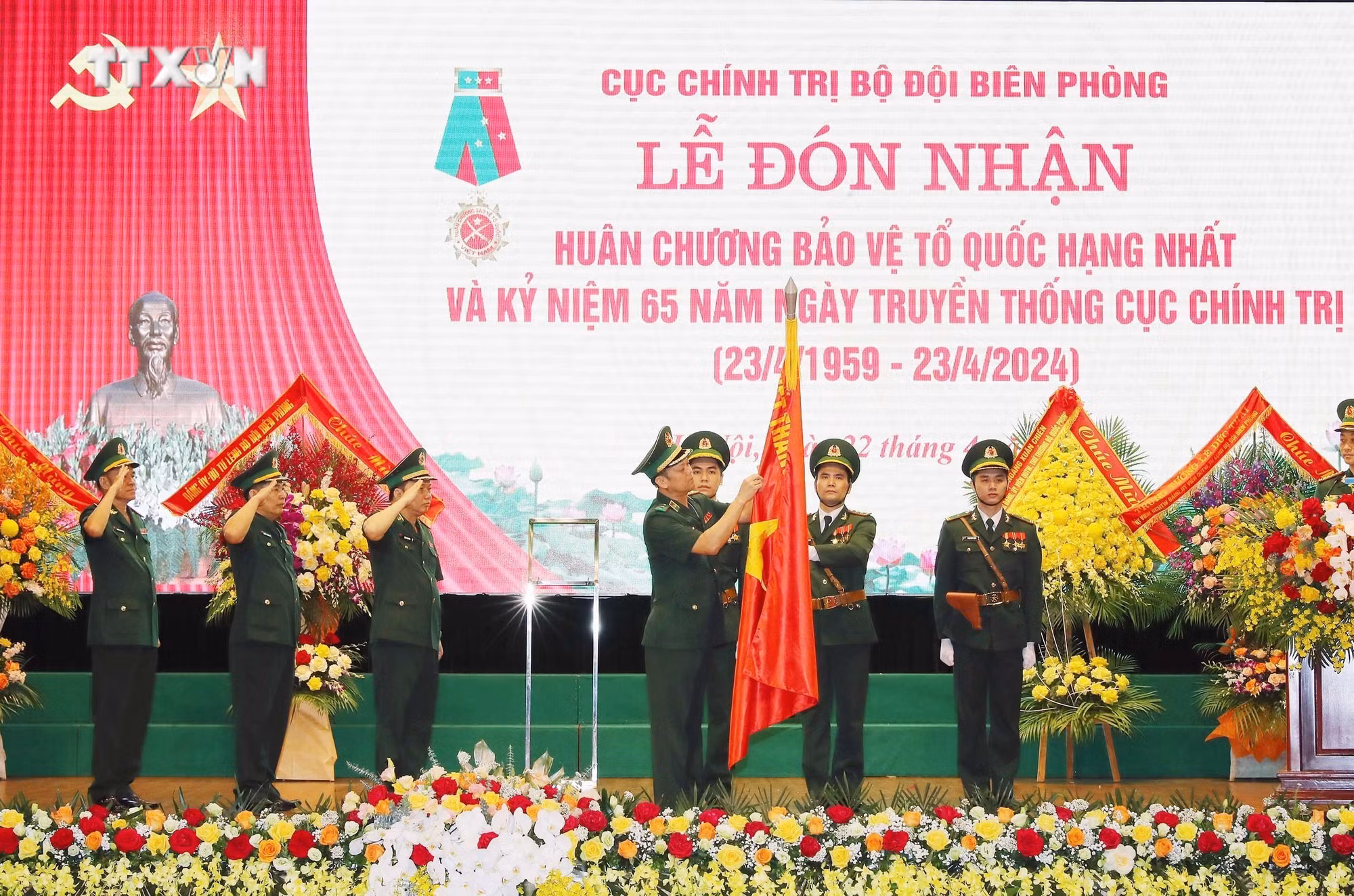 vna_potal_cuc_chinh_tri_bo_doi_bien_phong_ky_niem_65_nam_ngay_truyen_thong_va_don_nhan_huan_chuong_bao_ve_to_quoc_hang_nhat_7334801.jpg