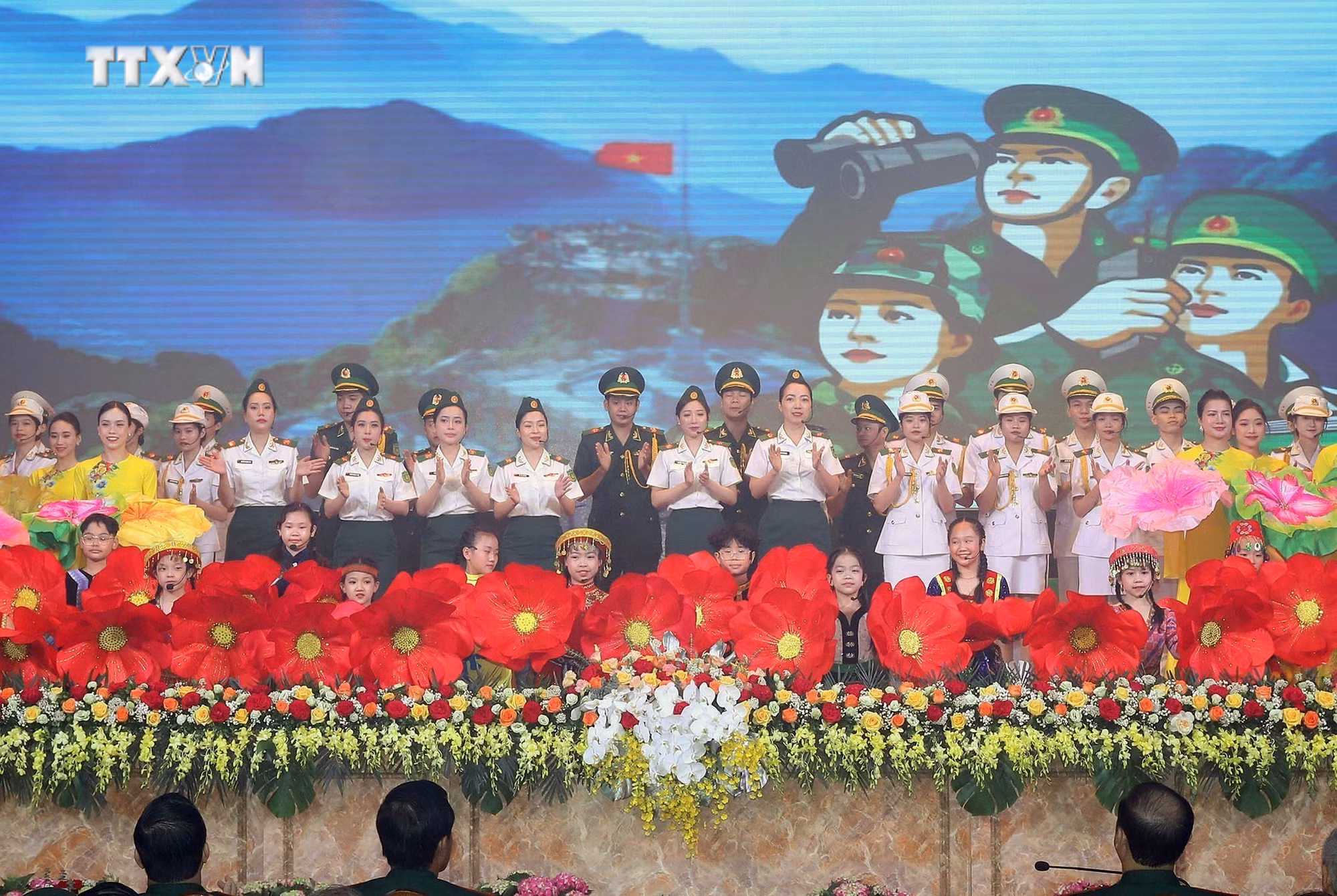 vna_potal_cuc_chinh_tri_bo_doi_bien_phong_ky_niem_65_nam_ngay_truyen_thong_va_don_nhan_huan_chuong_bao_ve_to_quoc_hang_nhat_7334804.jpg