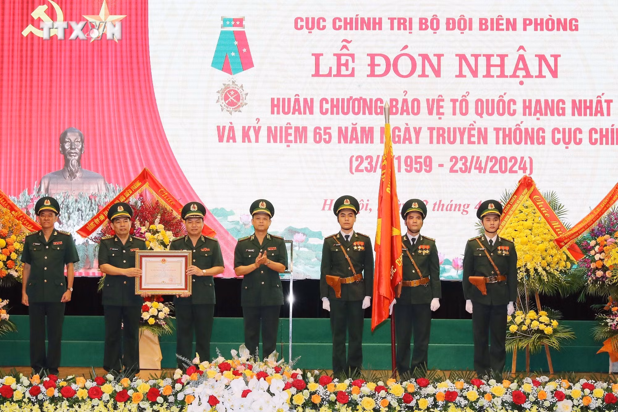 vna_potal_cuc_chinh_tri_bo_doi_bien_phong_ky_niem_65_nam_ngay_truyen_thong_va_don_nhan_huan_chuong_bao_ve_to_quoc_hang_nhat_7334799.jpg