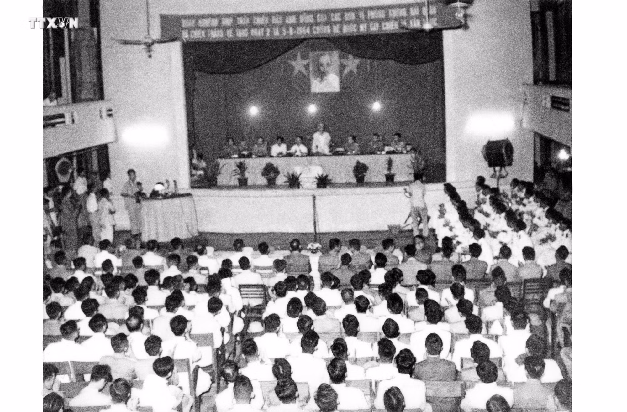 vna_potal_ky_niem_60_nam_chien_thang_tran_dau_cua_hai_quan_nhan_dan_viet_nam_va_quan_dan_mien_bac_020581964_-_020582024_7507117.jpg