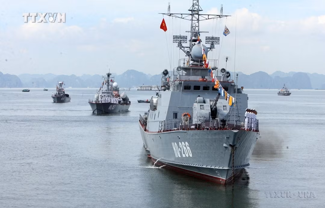 vna_potal_phat_huy_truyen_thong_danh_thang_tran_dau_cua_hai_quan_nhan_dan_viet_nam_xung_dang_la_luc_luong_nong_cot_tren_bien_7510712.jpg