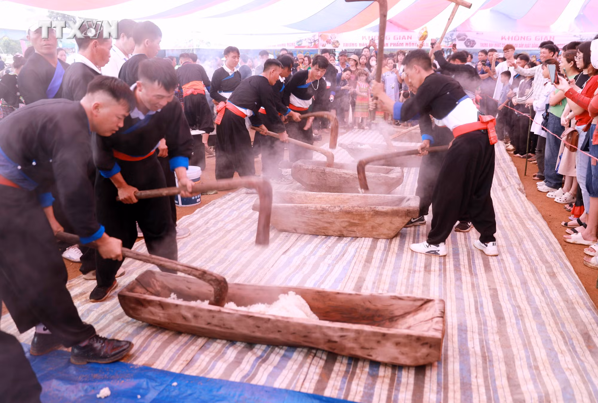 vna_potal_lai_chau_dac_sac_ngay_hoi_hai_le_tai_xa_vung_cao_giang_ma_7443940.jpg