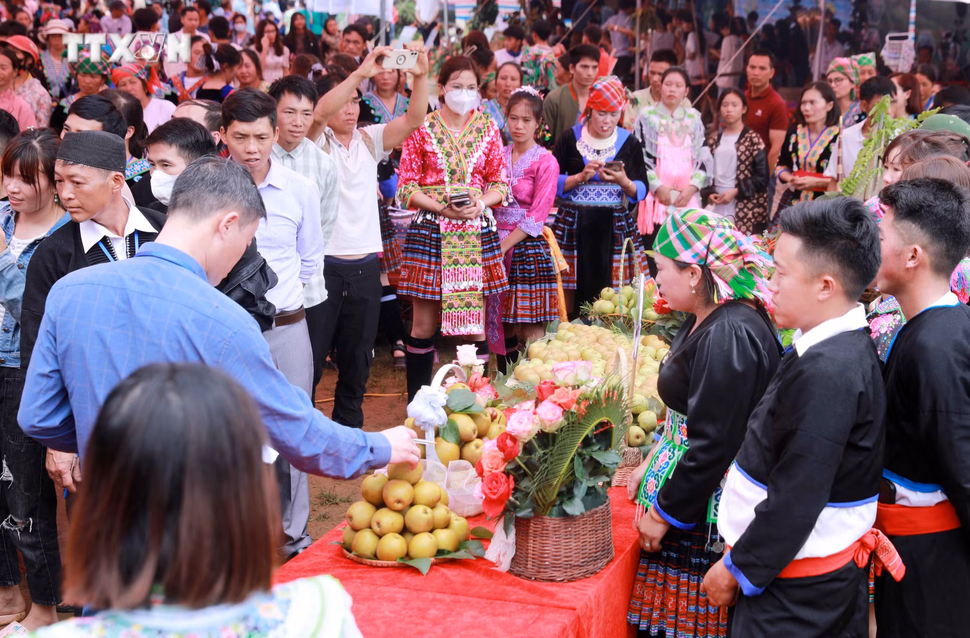 vna_potal_lai_chau_dac_sac_ngay_hoi_hai_le_tai_xa_vung_cao_giang_ma_7443945.jpg