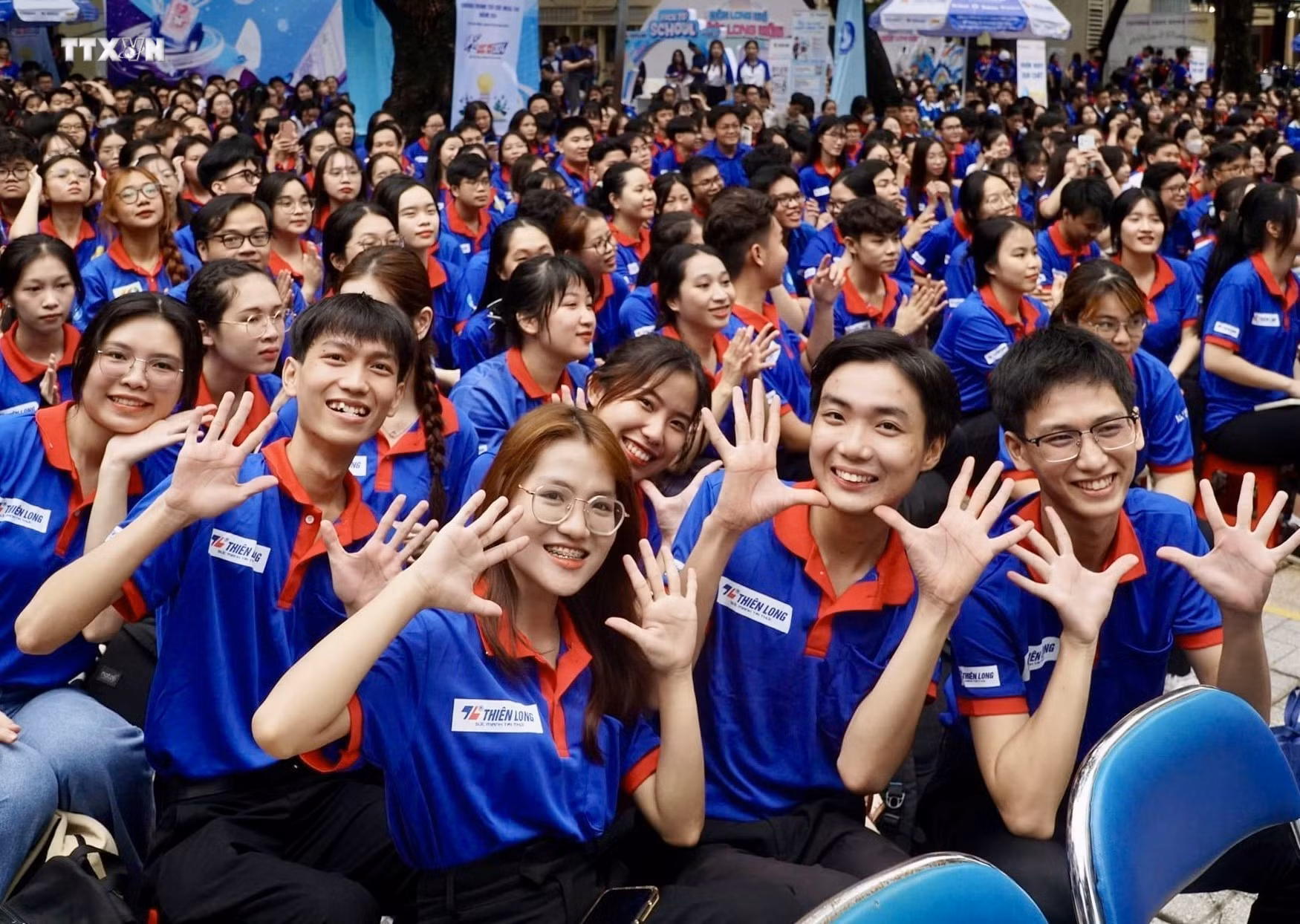 vna_potal_thanh_nien_thanh_pho_ho_chi_minh_ra_quan_tiep_suc_mua_thi_nam_2024an_7443728.jpeg